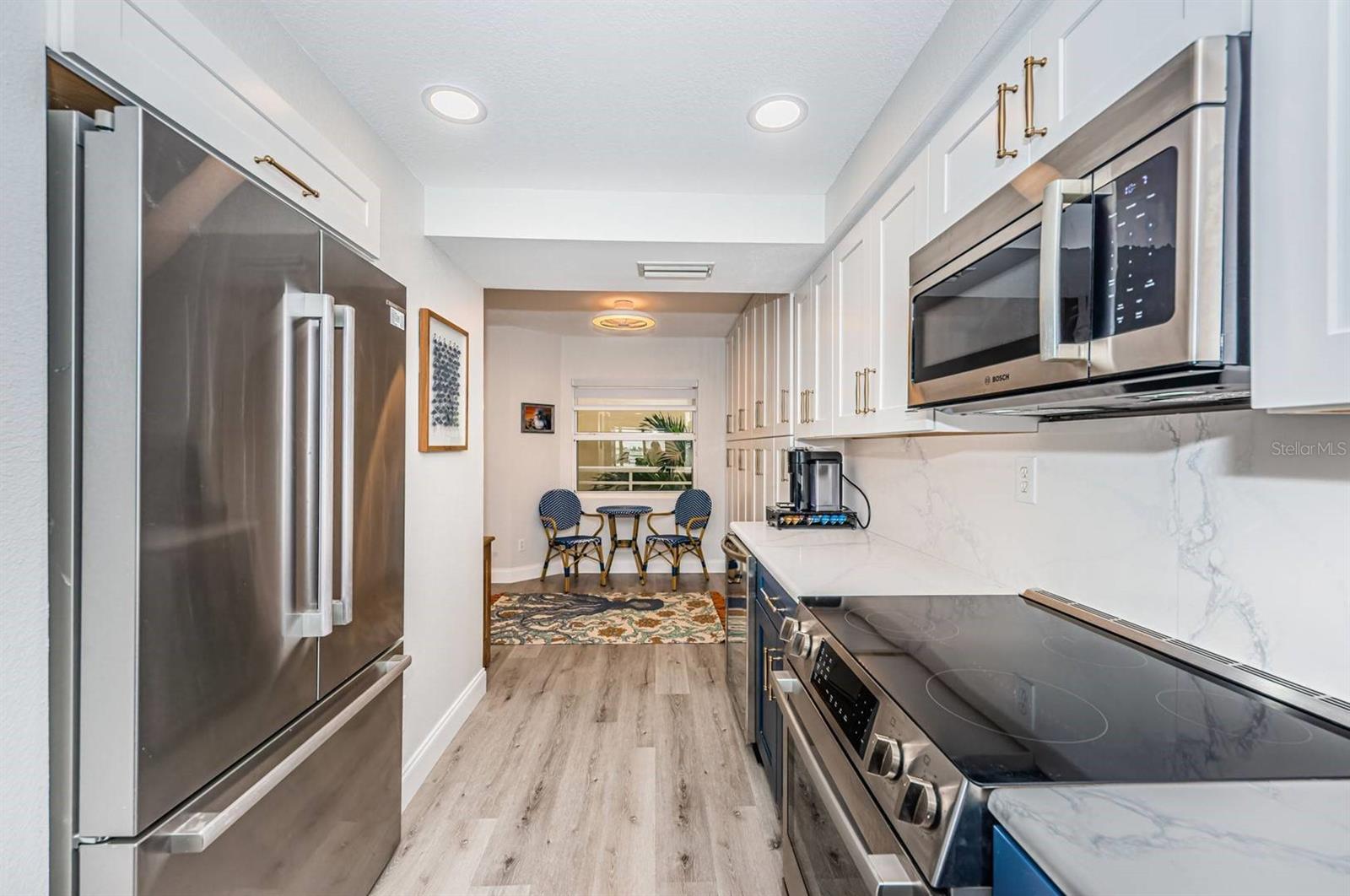 6105 BAHIA DEL MAR CIR #287, ST PETERSBURG, FL — photo 11