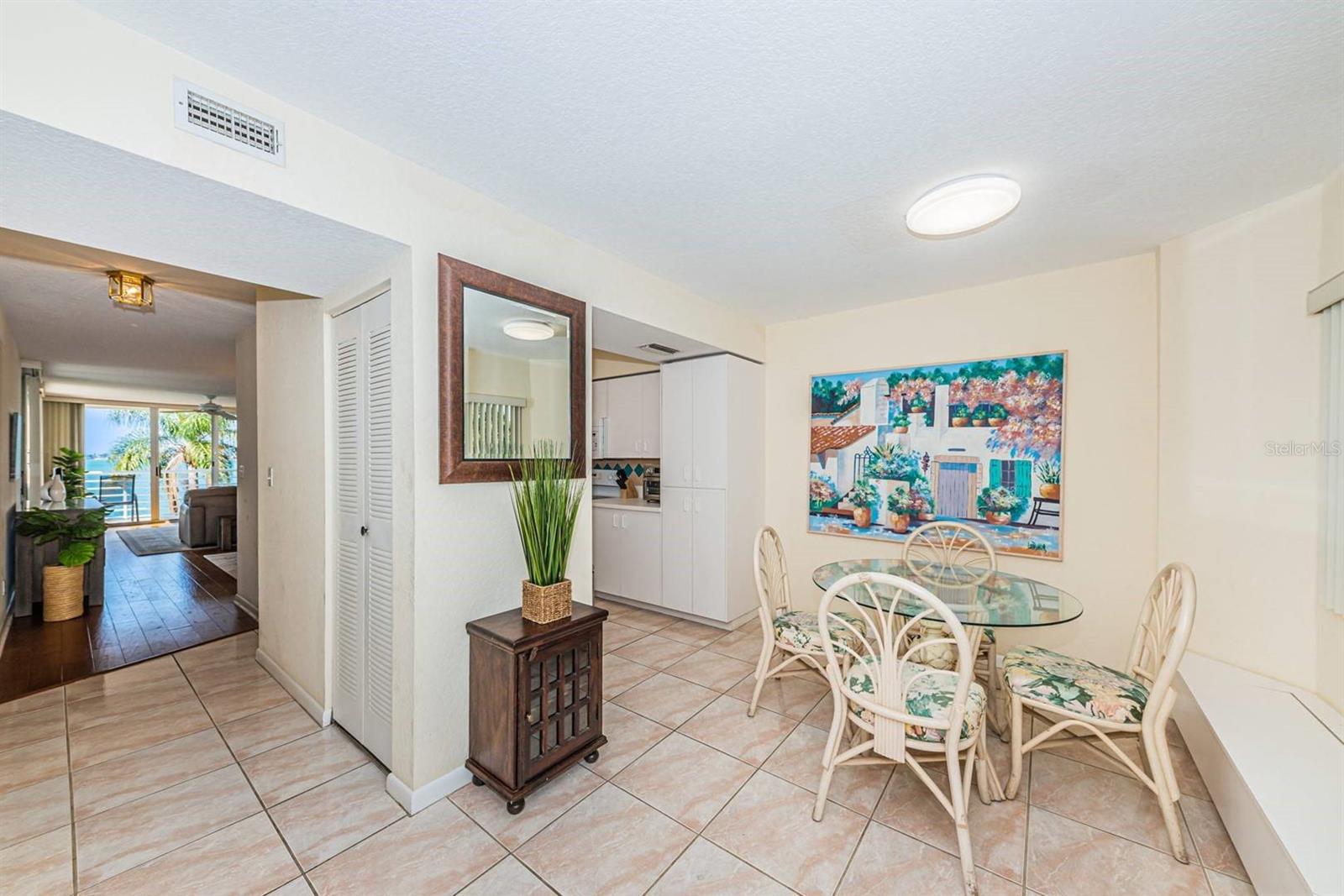6105 BAHIA DEL MAR CIR #382, ST PETERSBURG, FL — photo 12