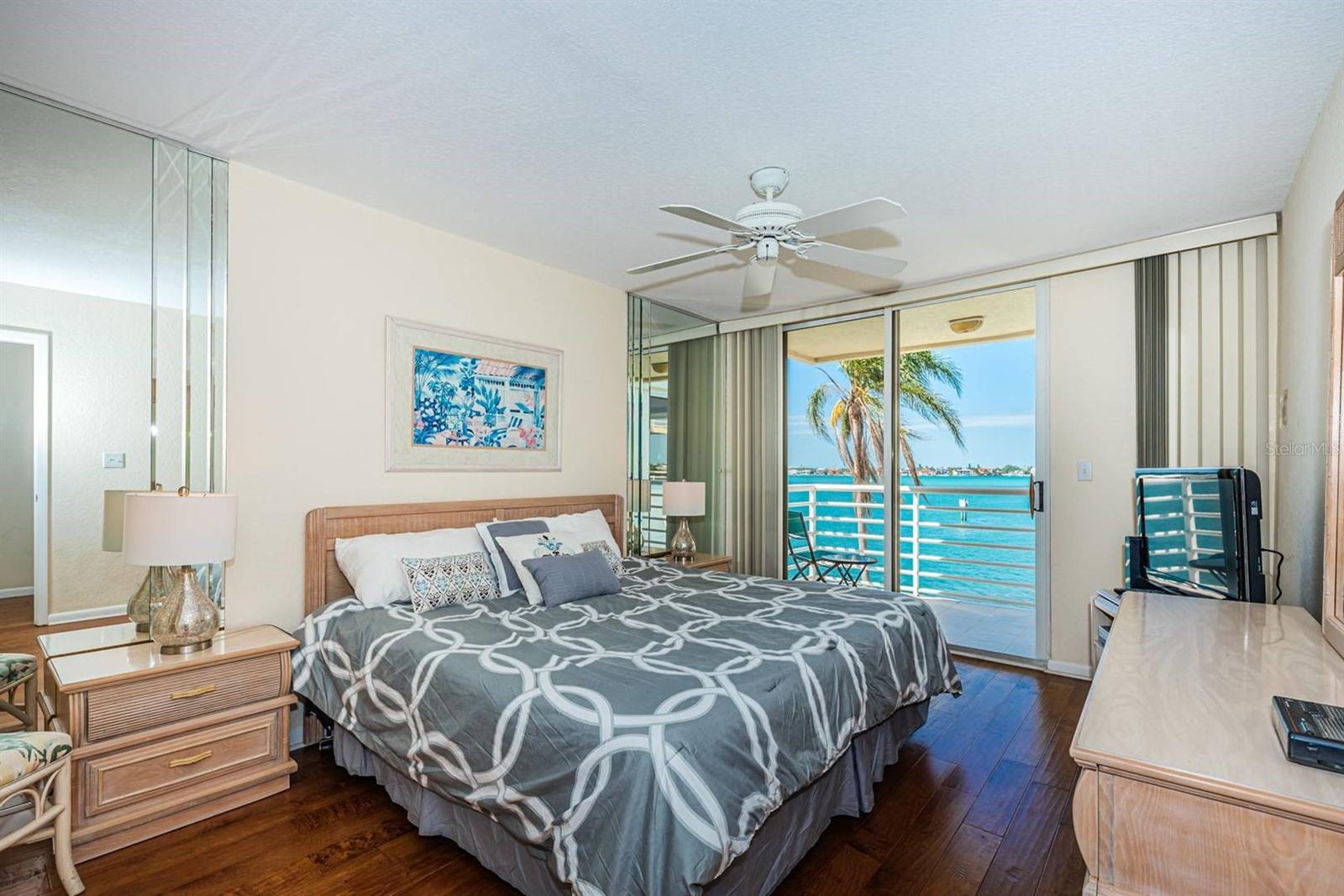 6105 BAHIA DEL MAR CIR #382, ST PETERSBURG, FL — photo 23