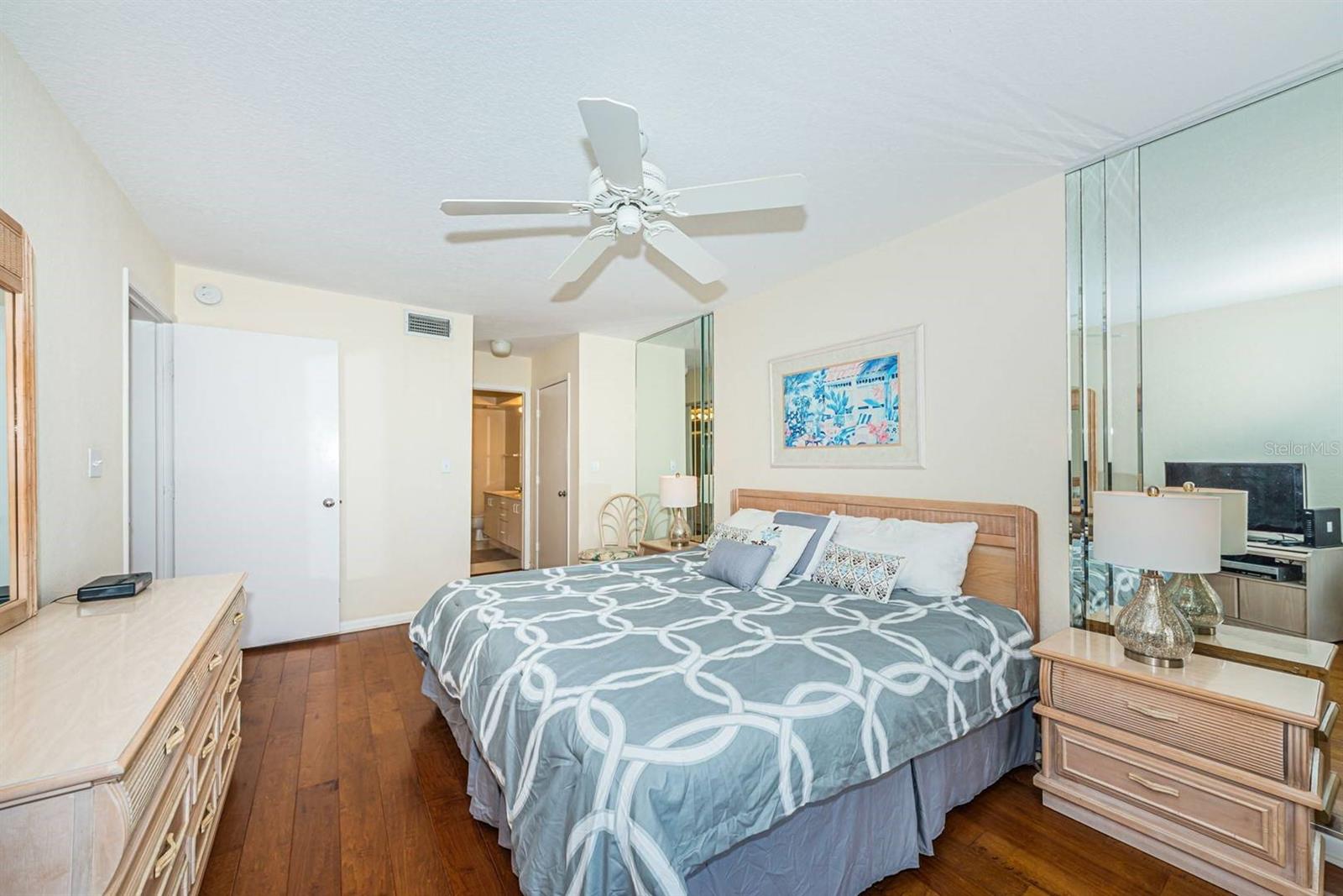 6105 BAHIA DEL MAR CIR #382, ST PETERSBURG, FL — photo 26