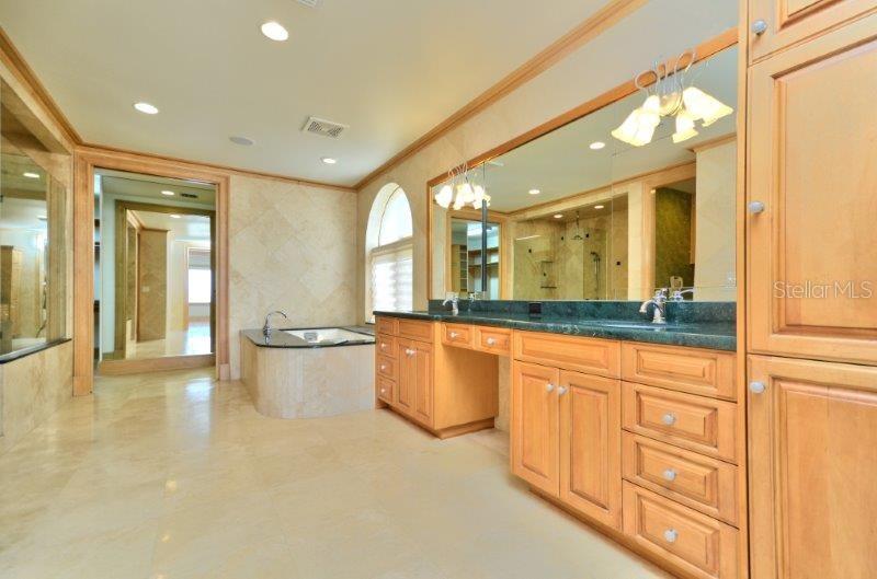 220 GULF BLVD #8, BELLEAIR BEACH, FL — photo 12