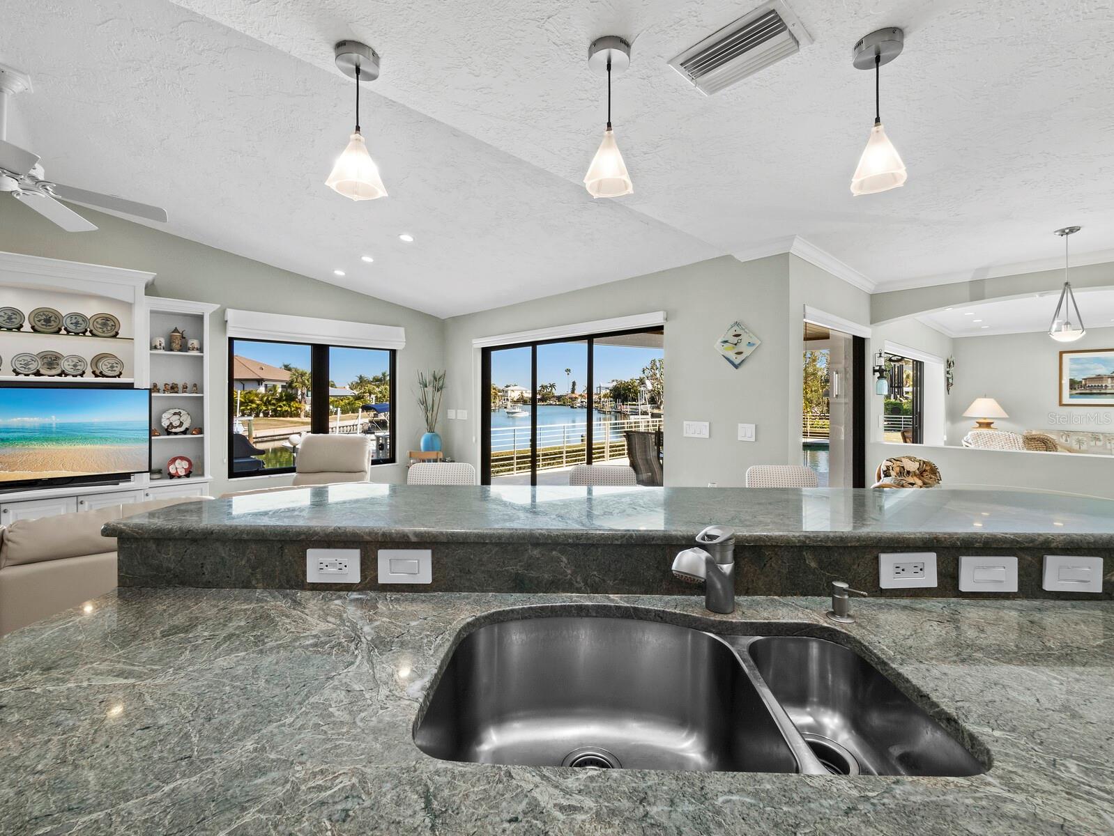 5970 EMERALD HARBOR DR, LONGBOAT KEY, FL — photo 19