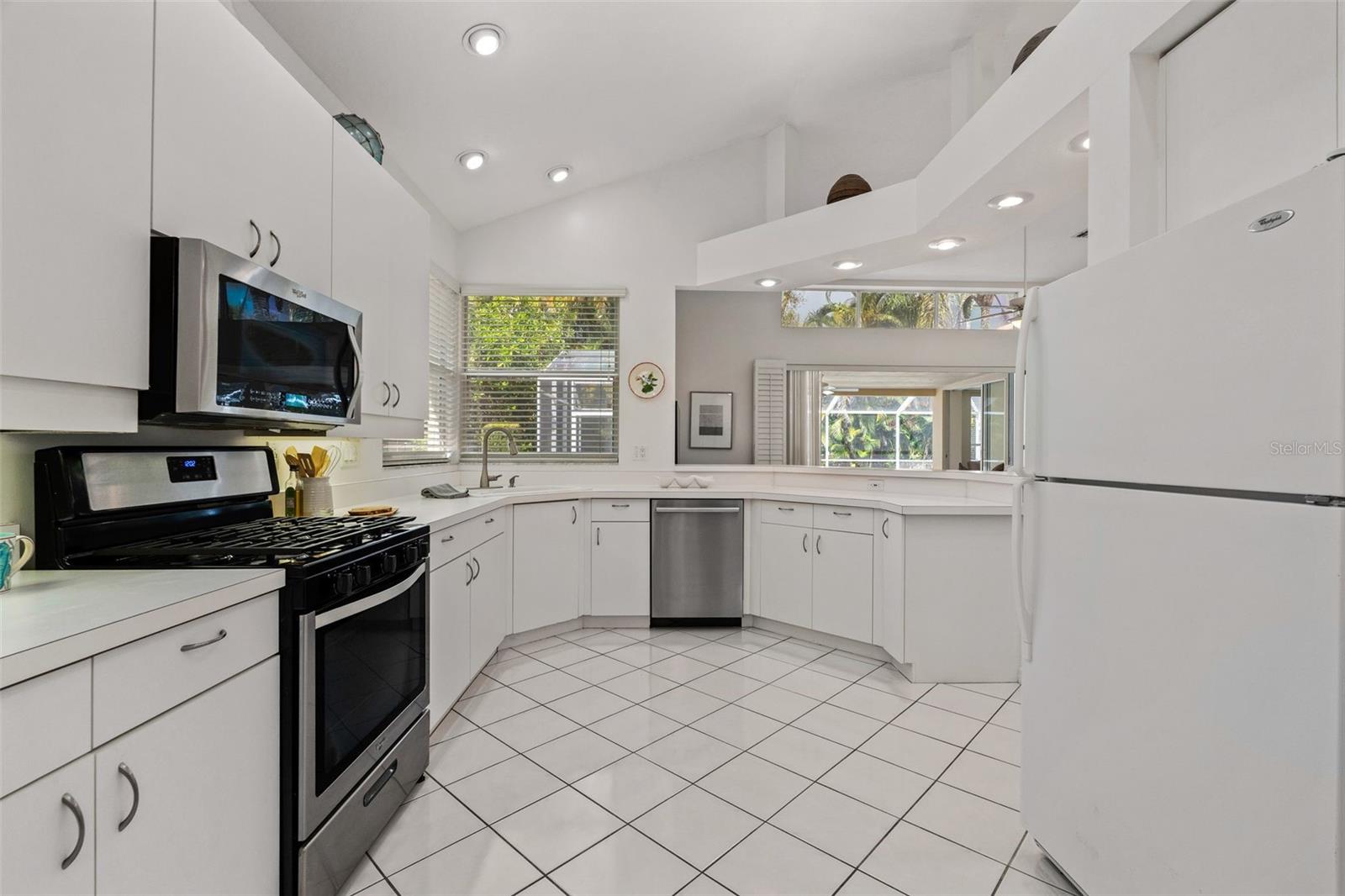 6427 BERKSHIRE PL, UNIVERSITY PARK, FL — photo 11