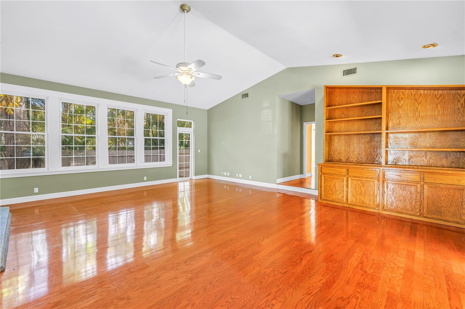 546 26TH AVE N, ST PETERSBURG, FL — photo 6