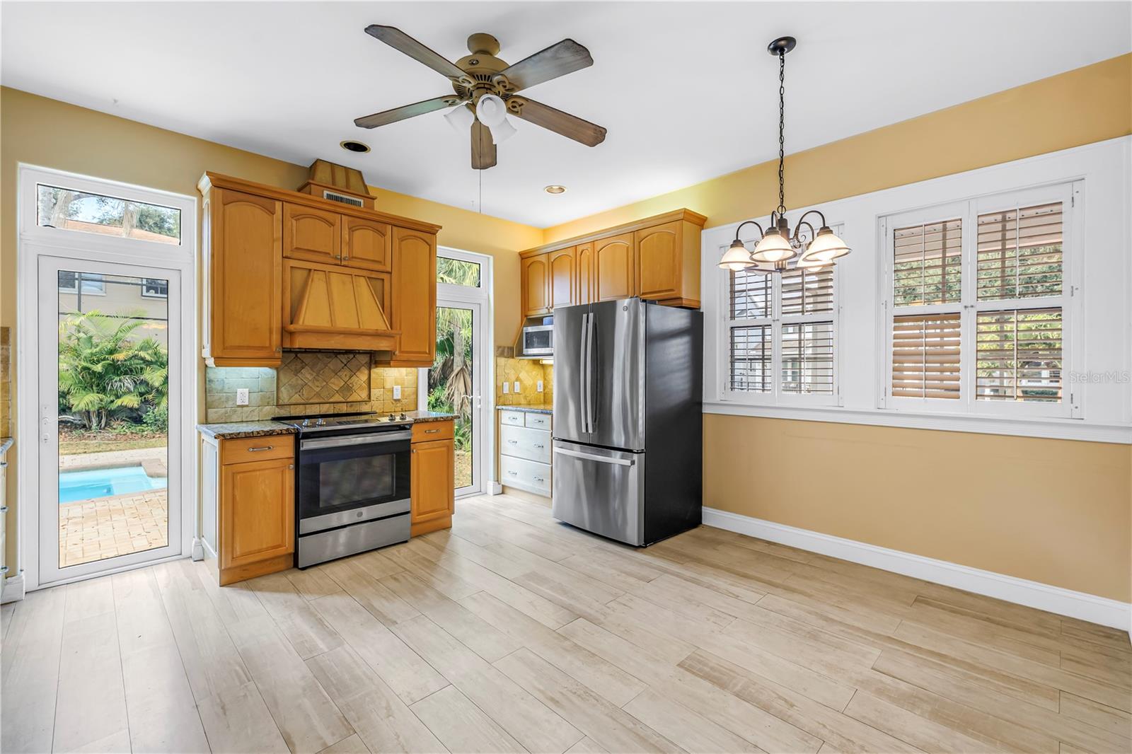 546 26TH AVE N, ST PETERSBURG, FL — photo 11