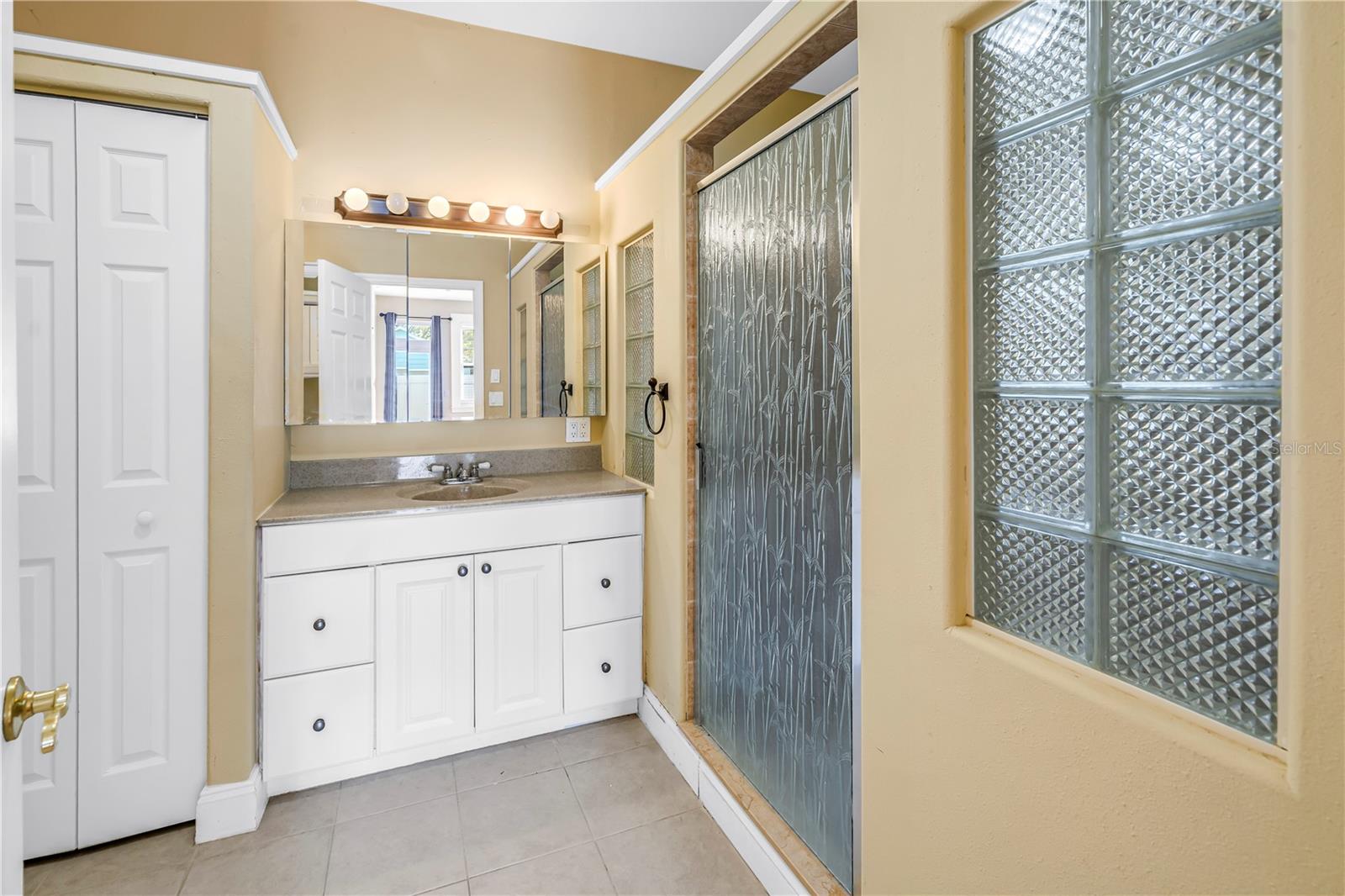 546 26TH AVE N, ST PETERSBURG, FL — photo 21