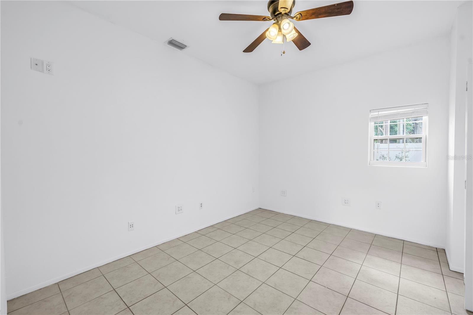 546 26TH AVE N, ST PETERSBURG, FL — photo 27
