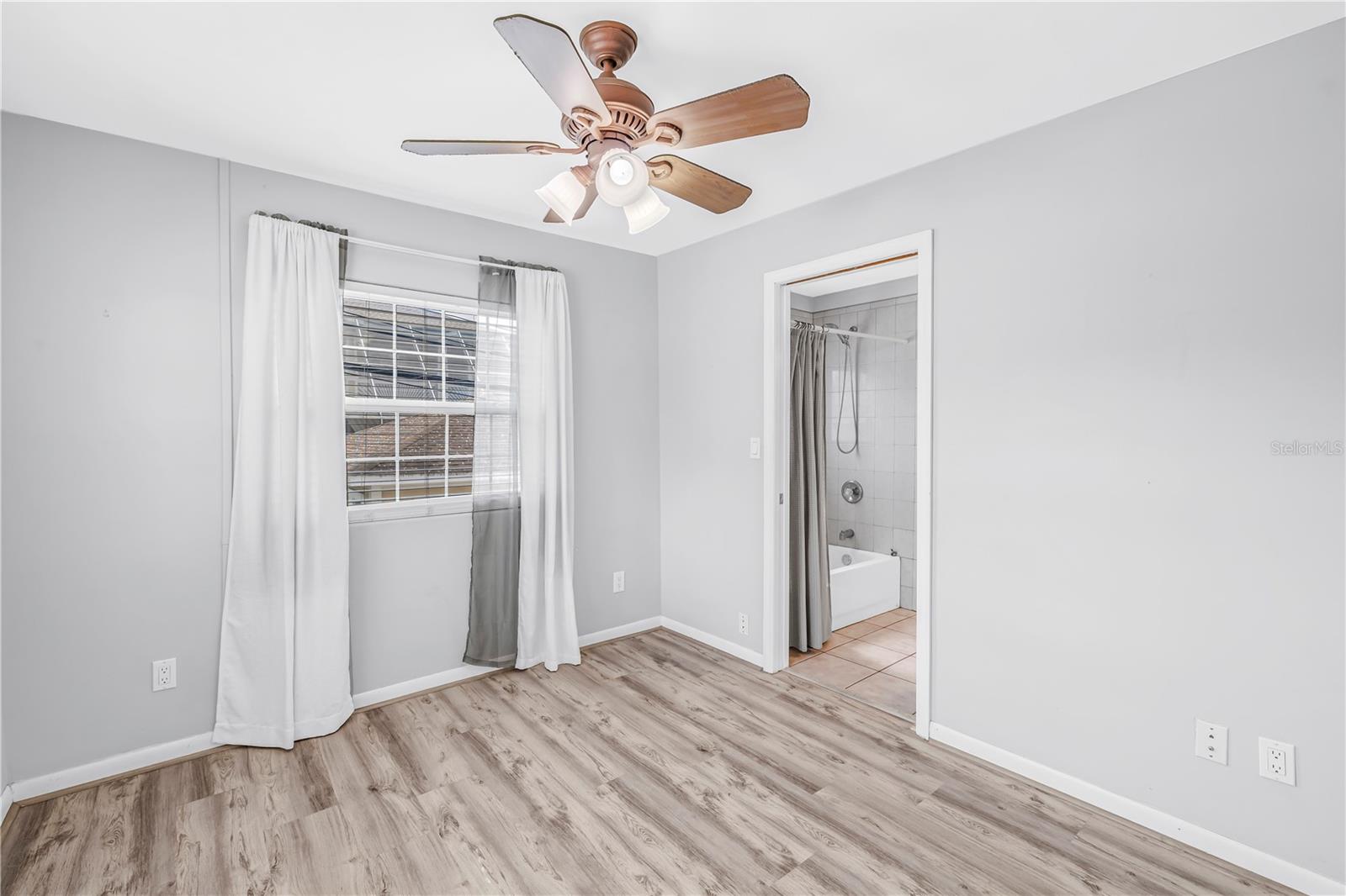 546 26TH AVE N, ST PETERSBURG, FL — photo 41