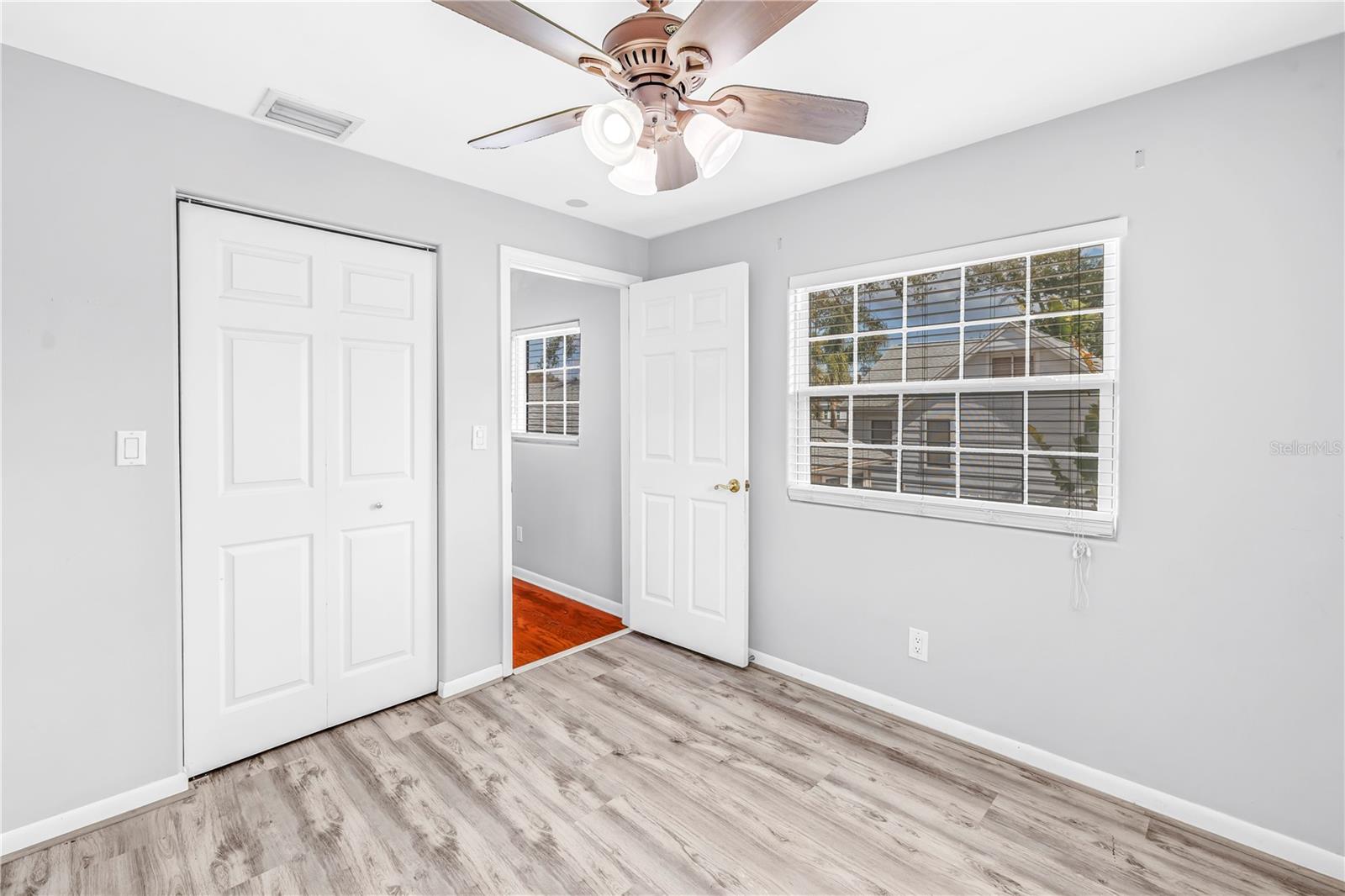546 26TH AVE N, ST PETERSBURG, FL — photo 42
