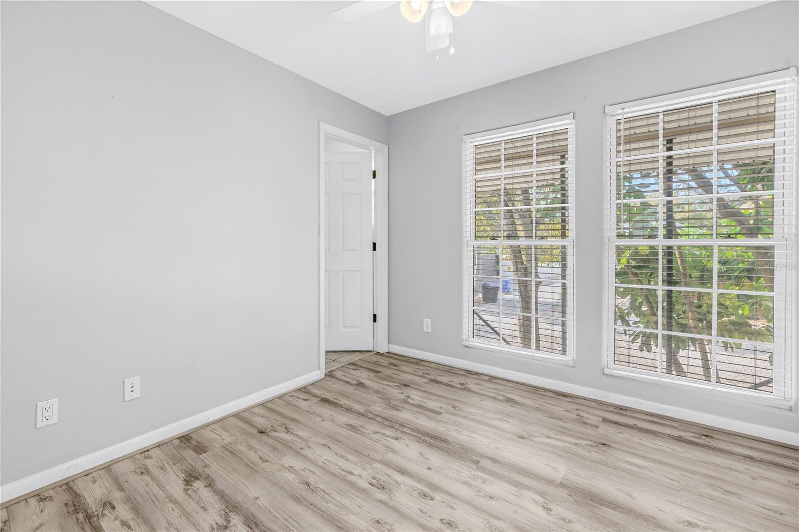 546 26TH AVE N, ST PETERSBURG, FL — photo 45