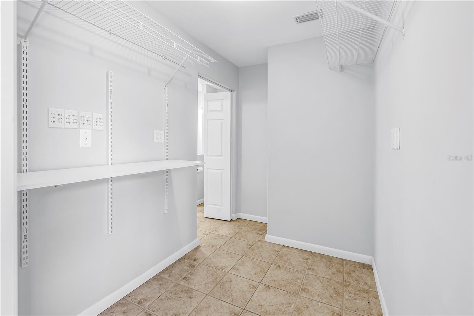 546 26TH AVE N, ST PETERSBURG, FL — photo 49