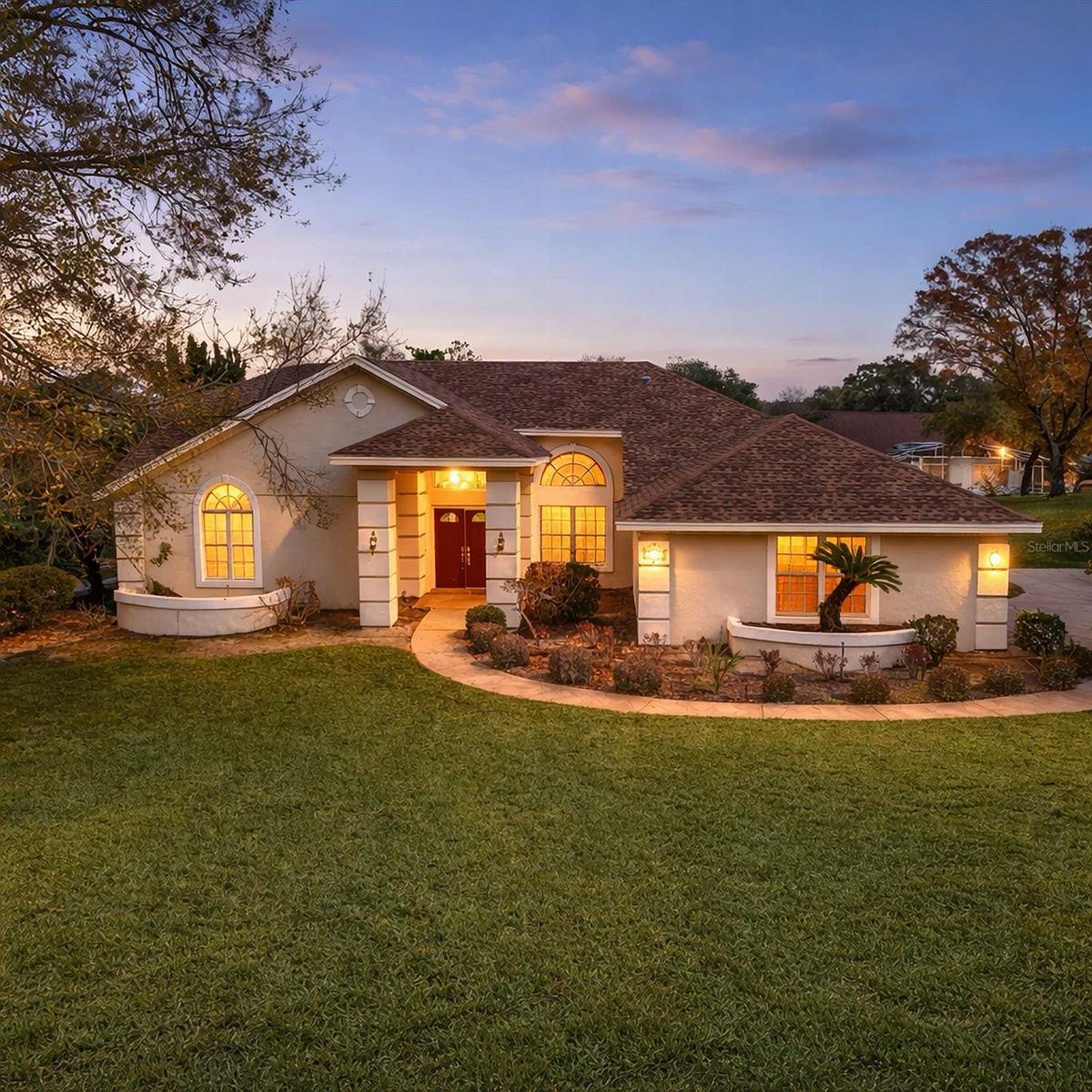 5321 GREENS DR, LADY LAKE, FL