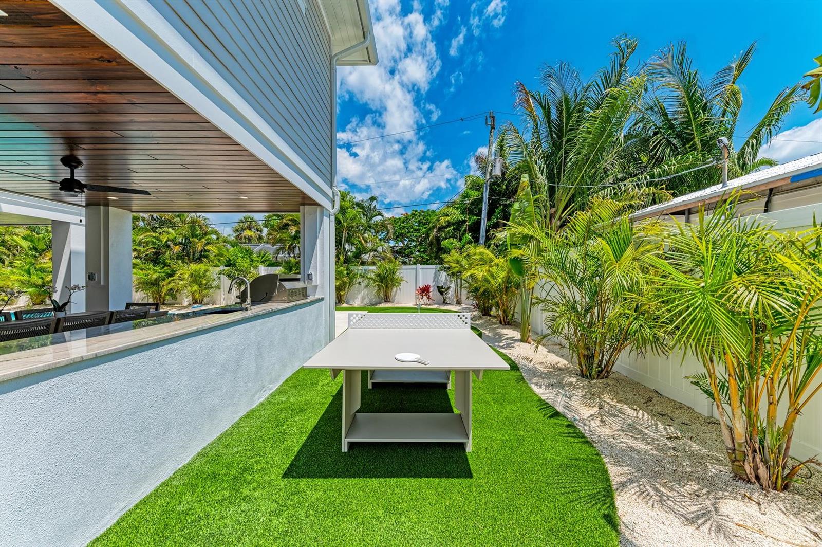 215 83RD ST, HOLMES BEACH, FL — photo 9