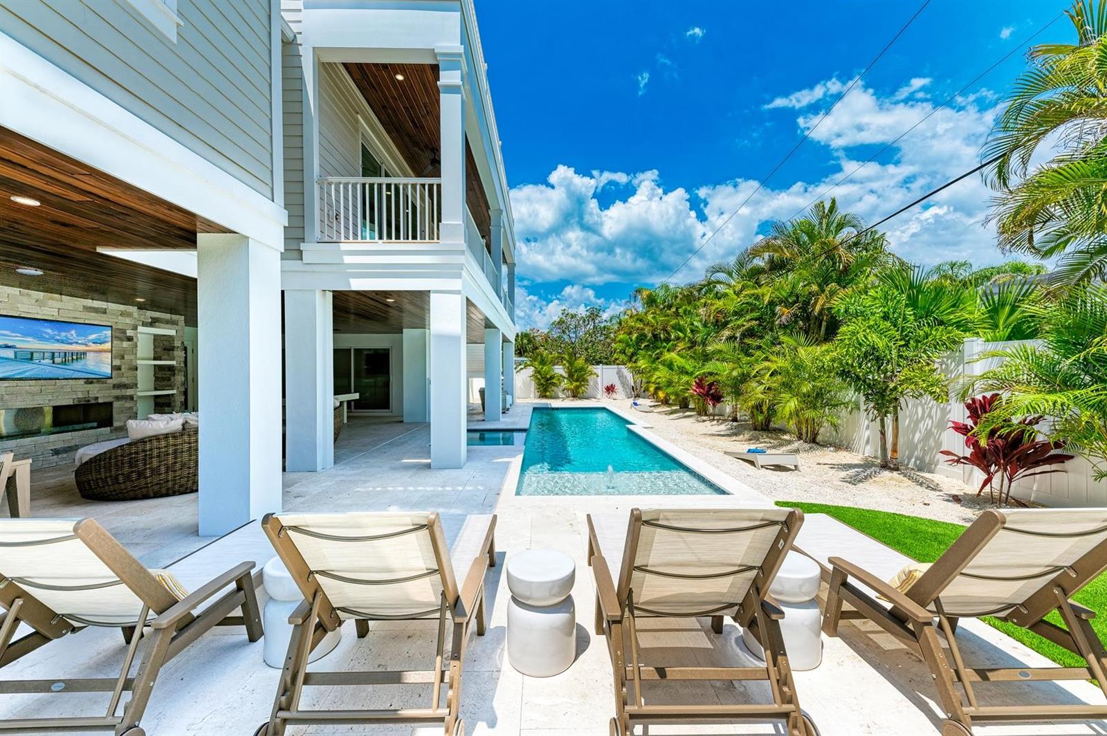215 83RD ST, HOLMES BEACH, FL — photo 10