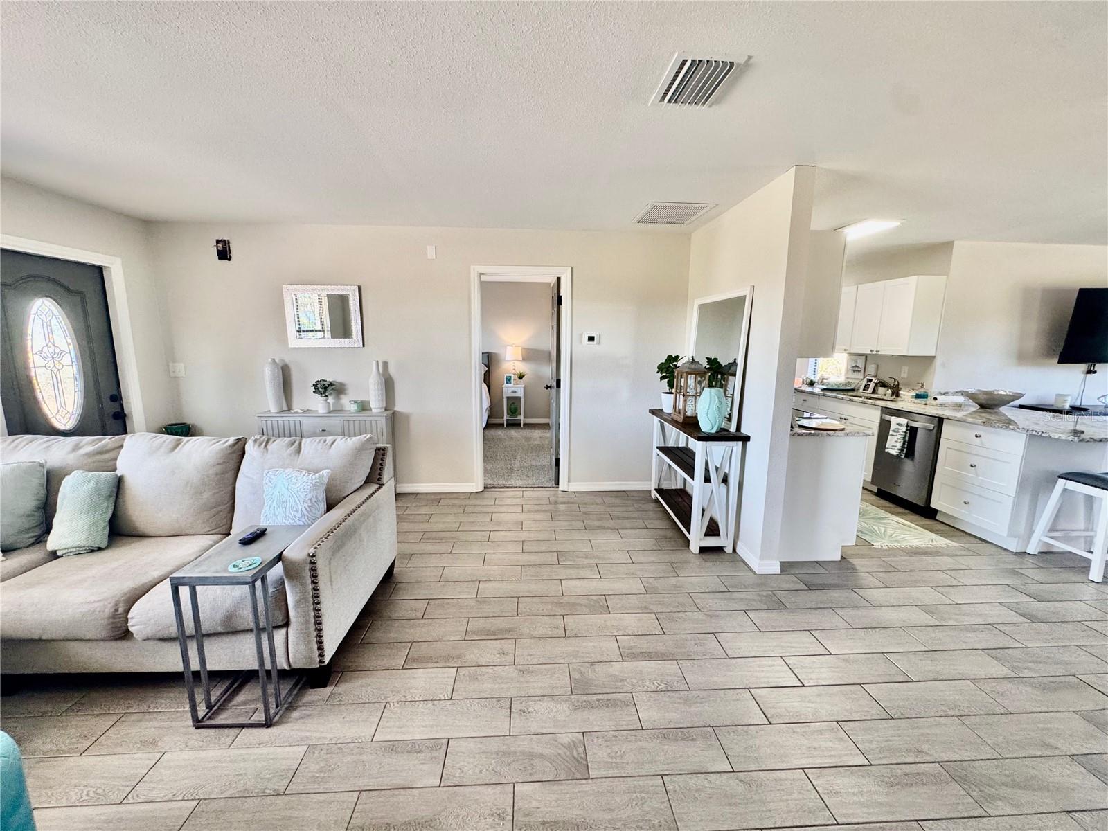 118 ROTONDA CIR, ROTONDA WEST, FL — photo 8