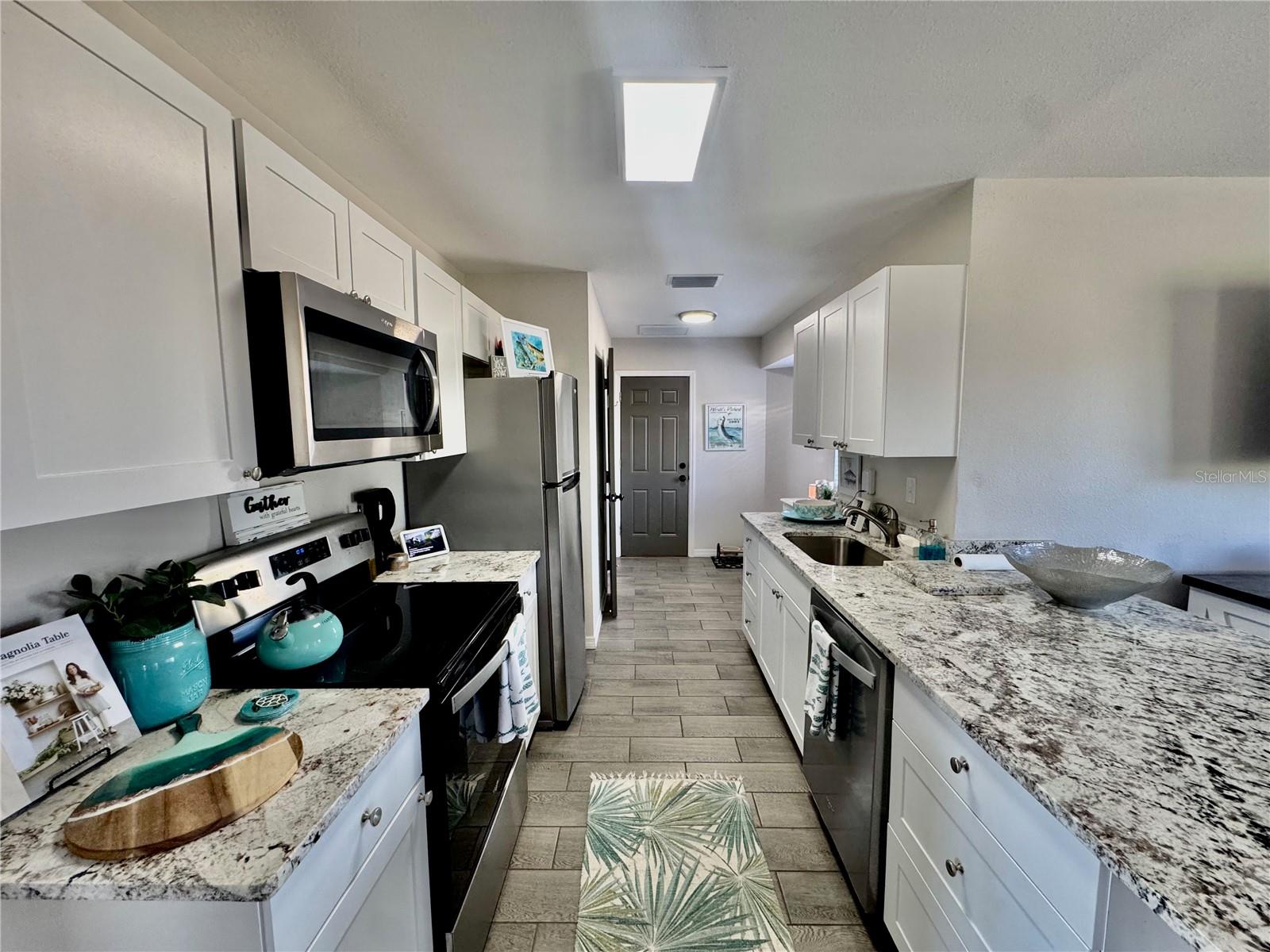 118 ROTONDA CIR, ROTONDA WEST, FL — photo 11