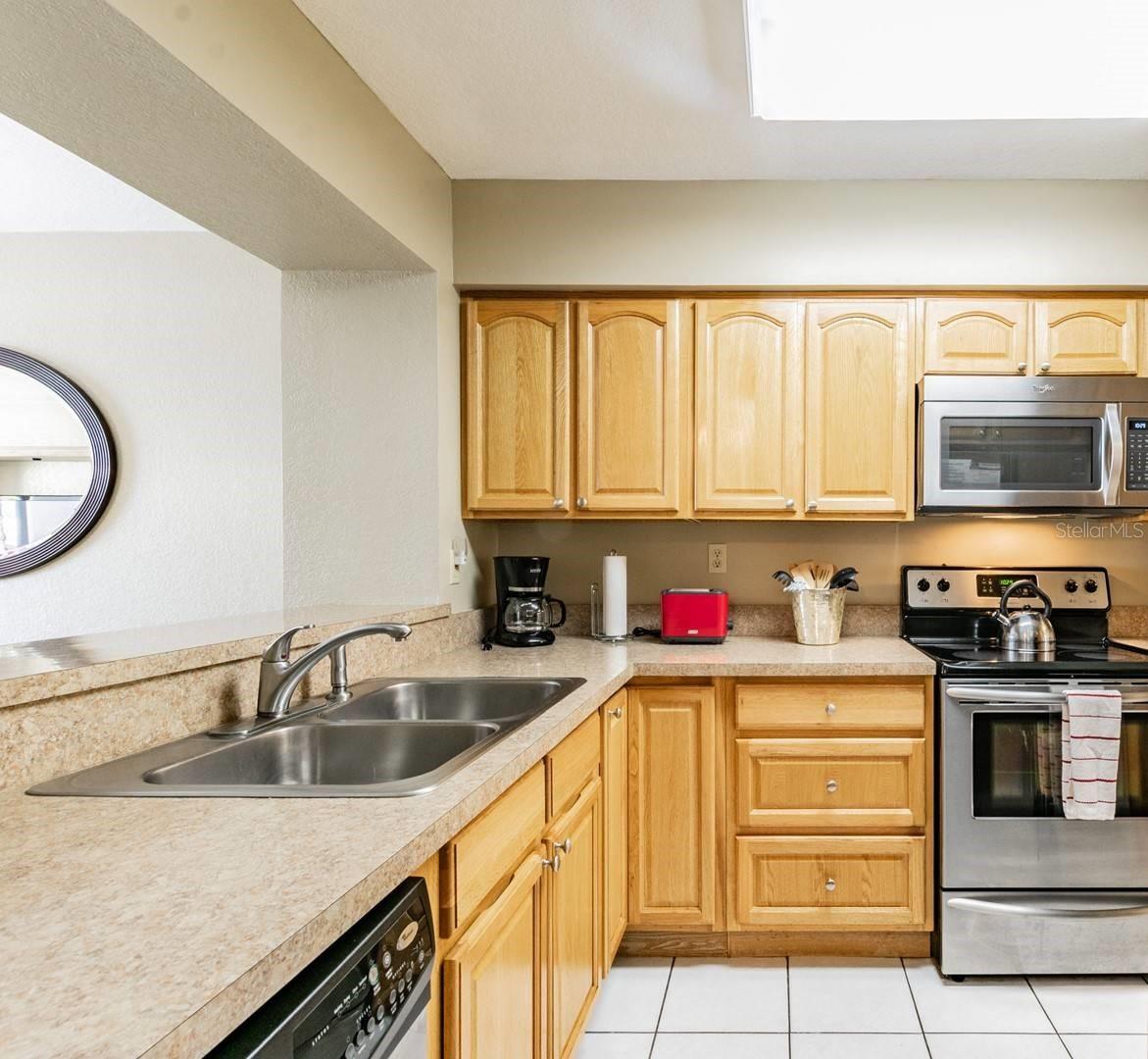 5701 BAHIA DEL MAR CIR #403, ST PETERSBURG, FL — photo 11