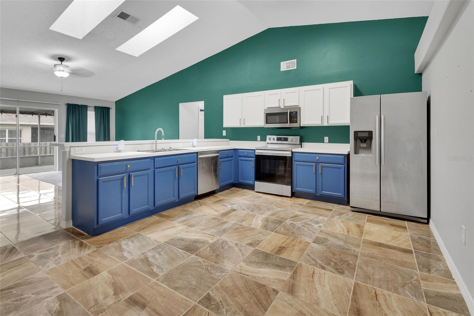 828 WHITE BIRCH CT, ORANGE CITY, FL — photo 11
