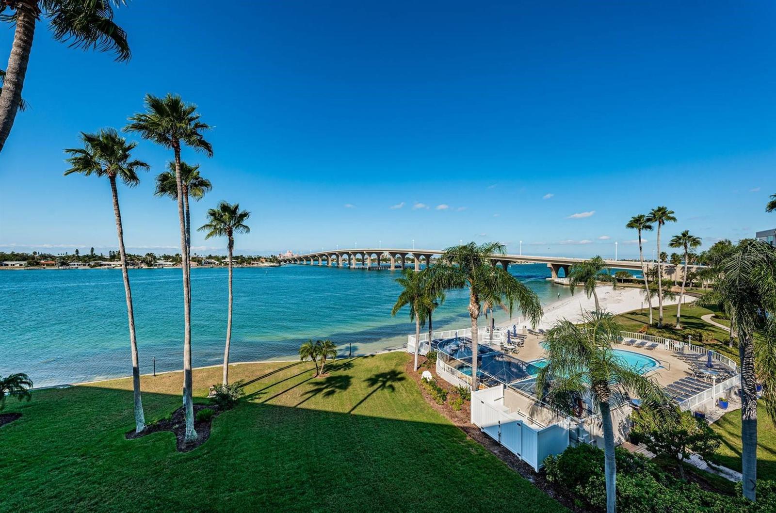 5901 BAHIA DEL MAR CIR #422, ST PETERSBURG, FL