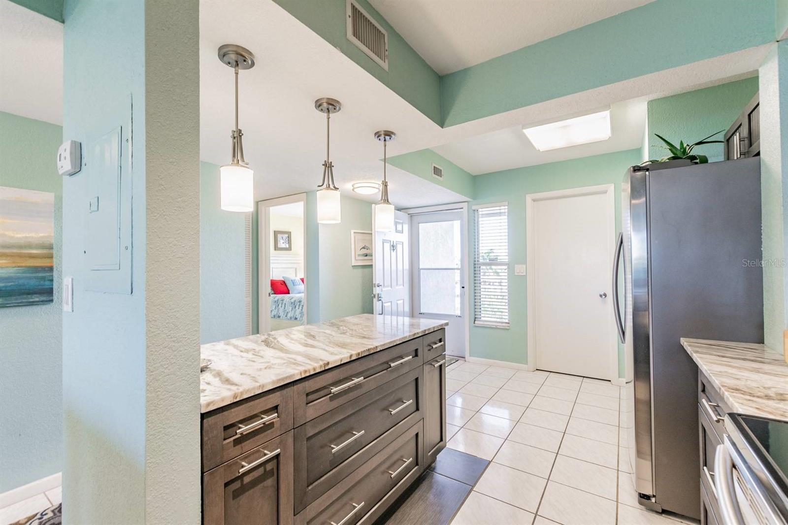 5901 BAHIA DEL MAR CIR #422, ST PETERSBURG, FL — photo 26