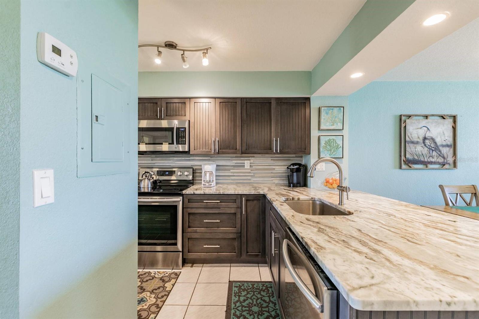 5901 BAHIA DEL MAR CIR #422, ST PETERSBURG, FL — photo 30