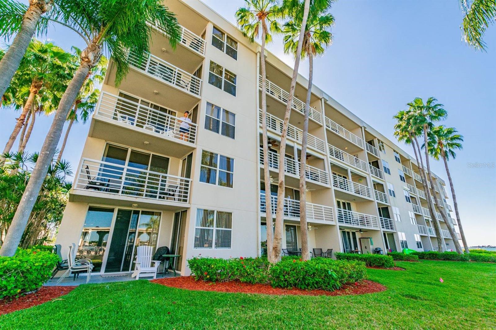 5901 BAHIA DEL MAR CIR #422, ST PETERSBURG, FL — photo 39