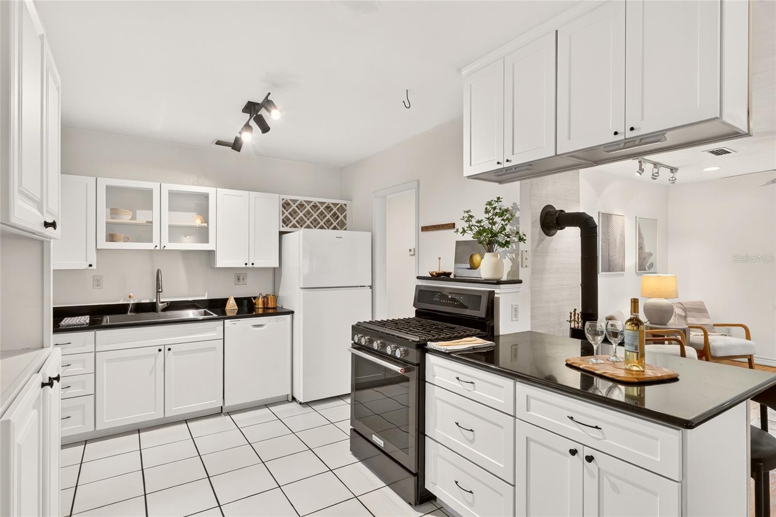 929 NE 7TH AVE, GAINESVILLE, FL — photo 16