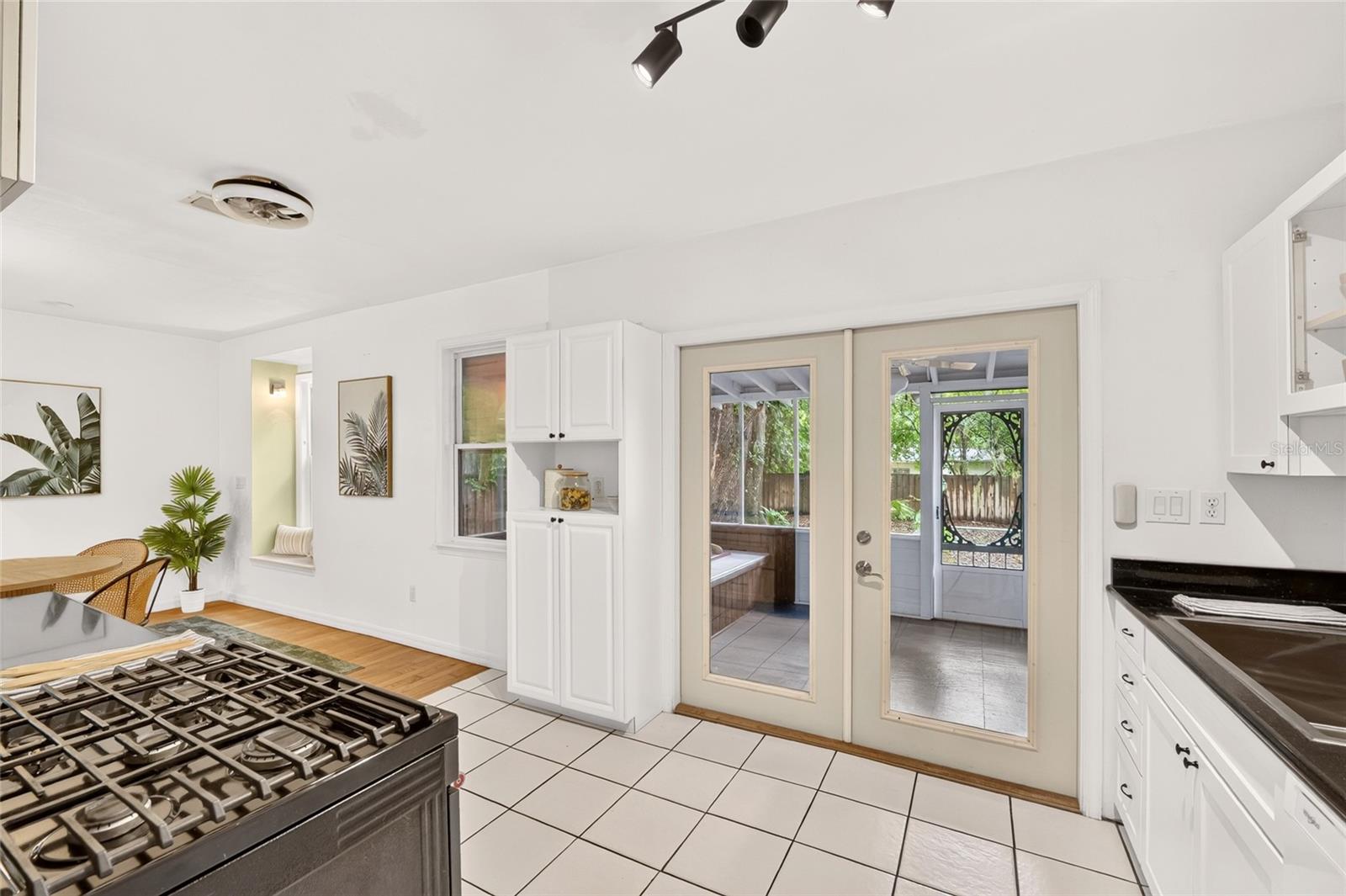 929 NE 7TH AVE, GAINESVILLE, FL — photo 18
