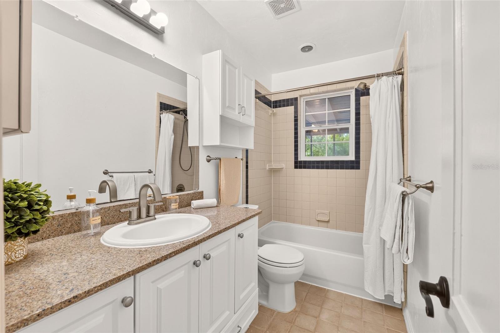 929 NE 7TH AVE, GAINESVILLE, FL — photo 30