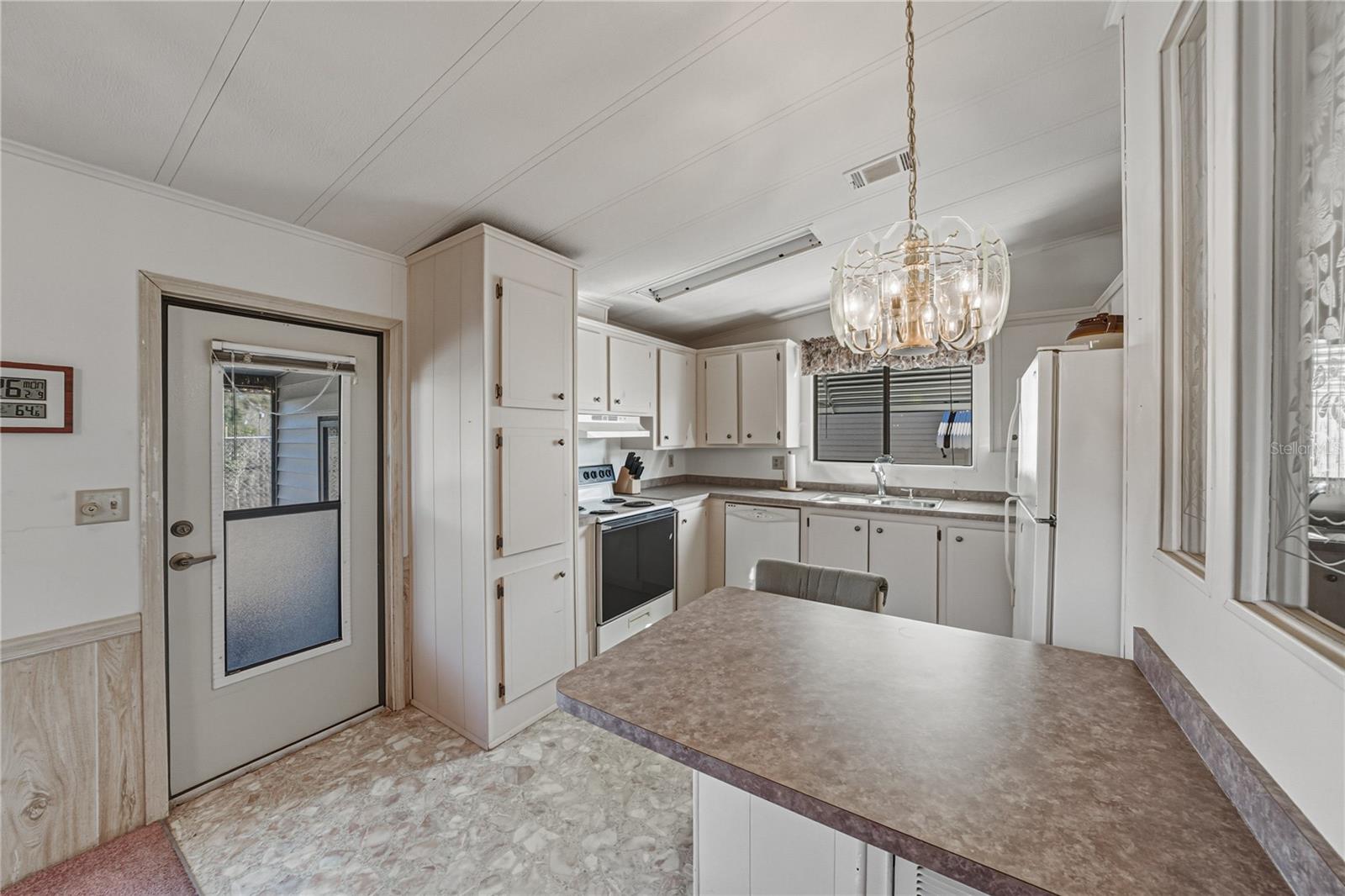35025 MCCULLOUGHS LEAP, ZEPHYRHILLS, FL — photo 15