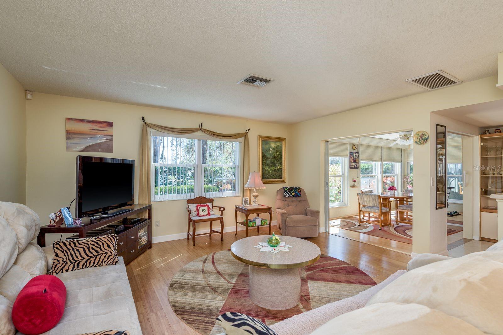 3413 ROCHELLE CT, CLEARWATER, FL — photo 6