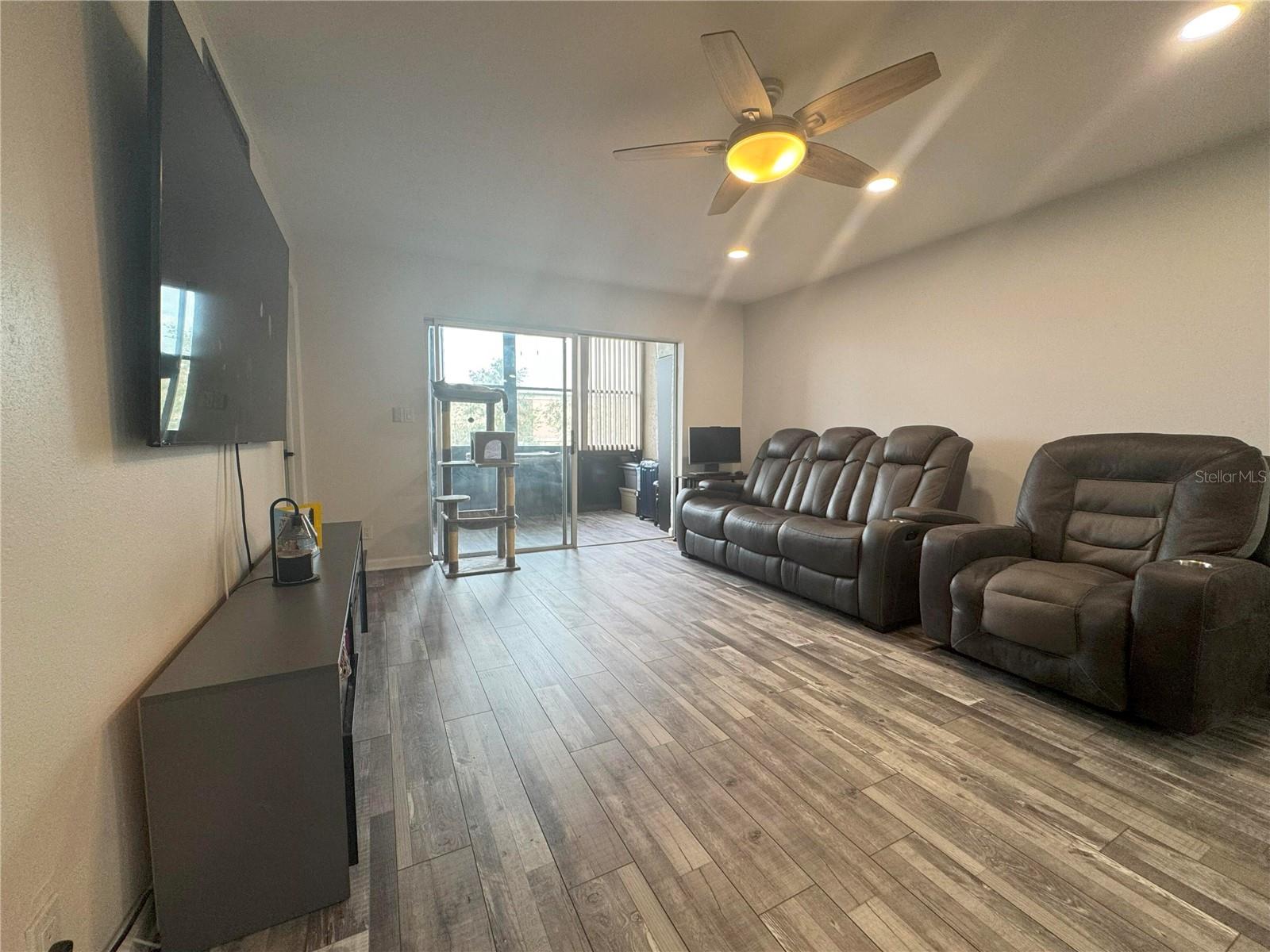 11485 OAKHURST RD #-211, LARGO, FL — photo 4