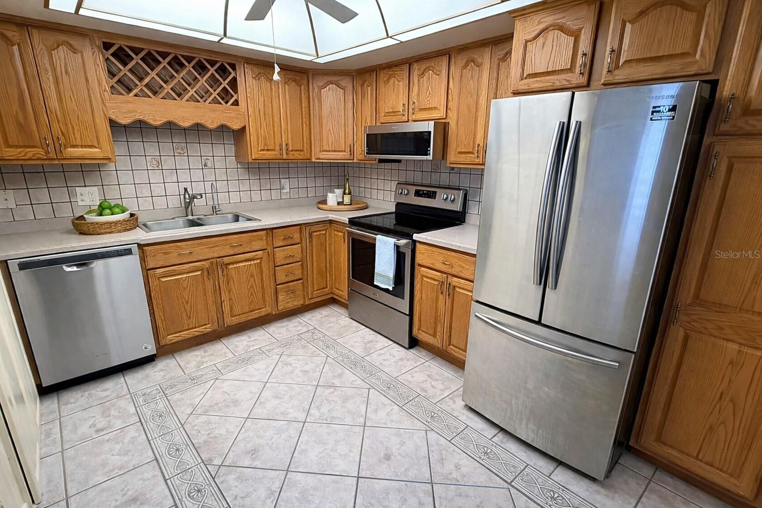 5130 BRITTANY DR S #807, ST PETERSBURG, FL — photo 16