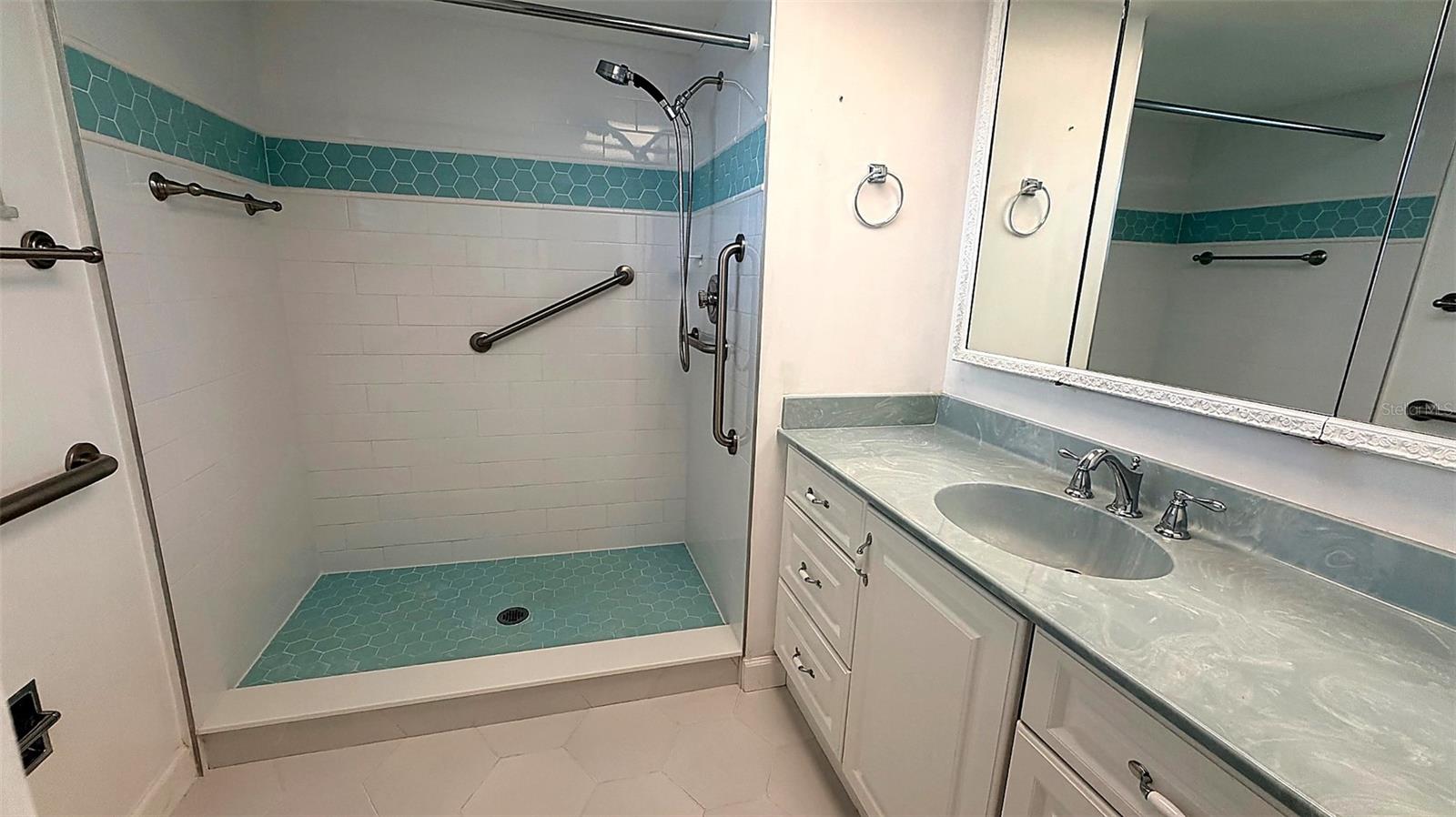 5130 BRITTANY DR S #807, ST PETERSBURG, FL — photo 22