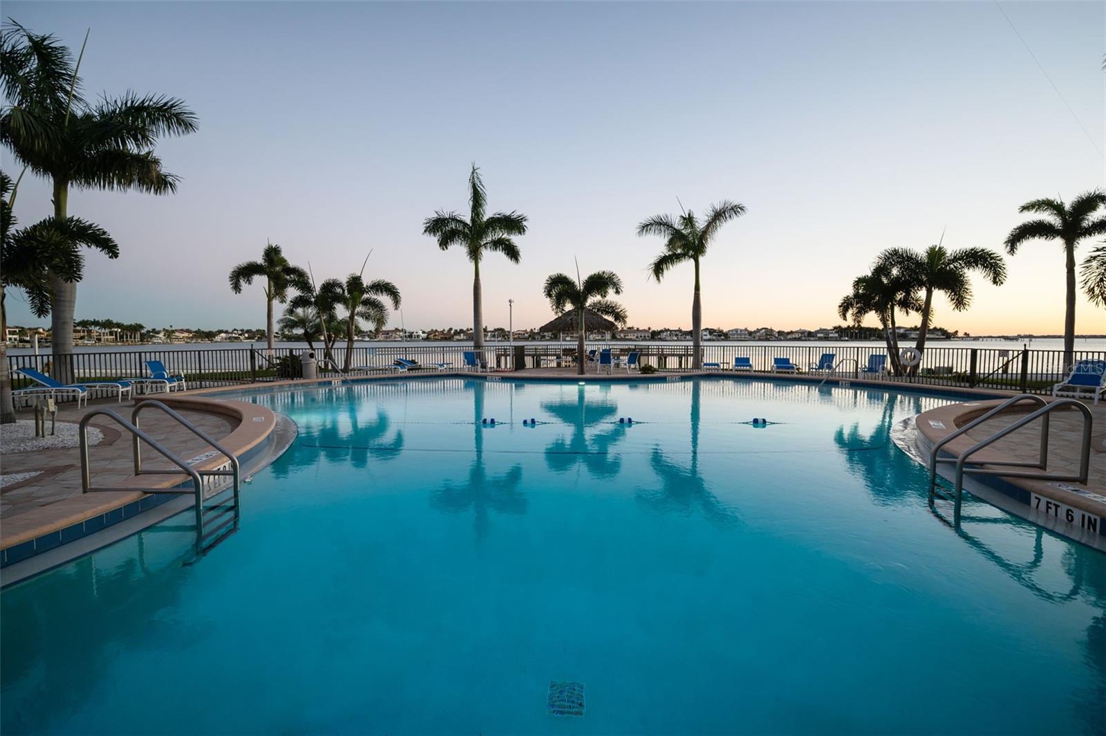 5130 BRITTANY DR S #807, ST PETERSBURG, FL — photo 40