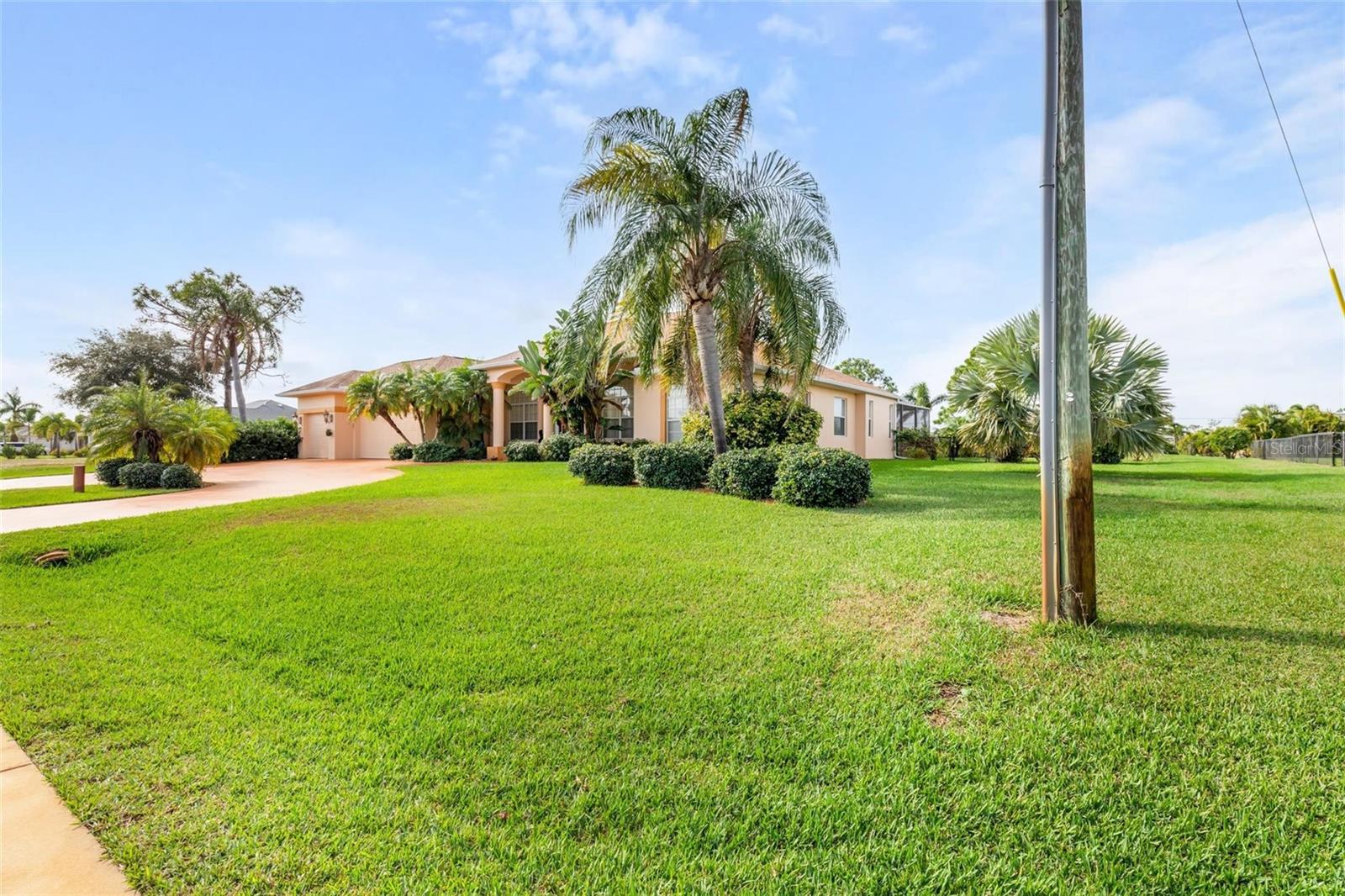 245 ROTONDA BLVD N, ROTONDA WEST, FL — photo 43