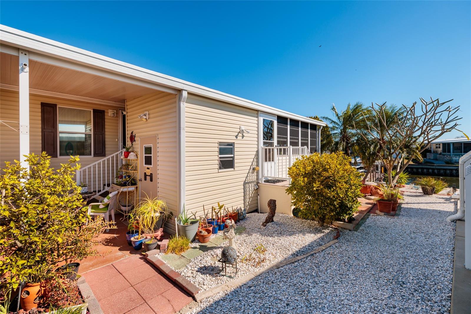 134 AMERICANA CT NE #216, ST PETERSBURG, FL — photo 2