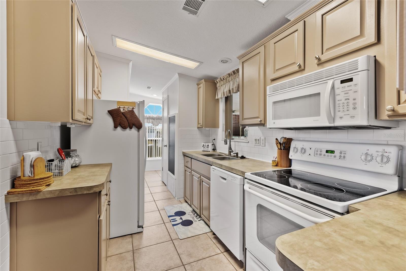134 AMERICANA CT NE #216, ST PETERSBURG, FL — photo 7