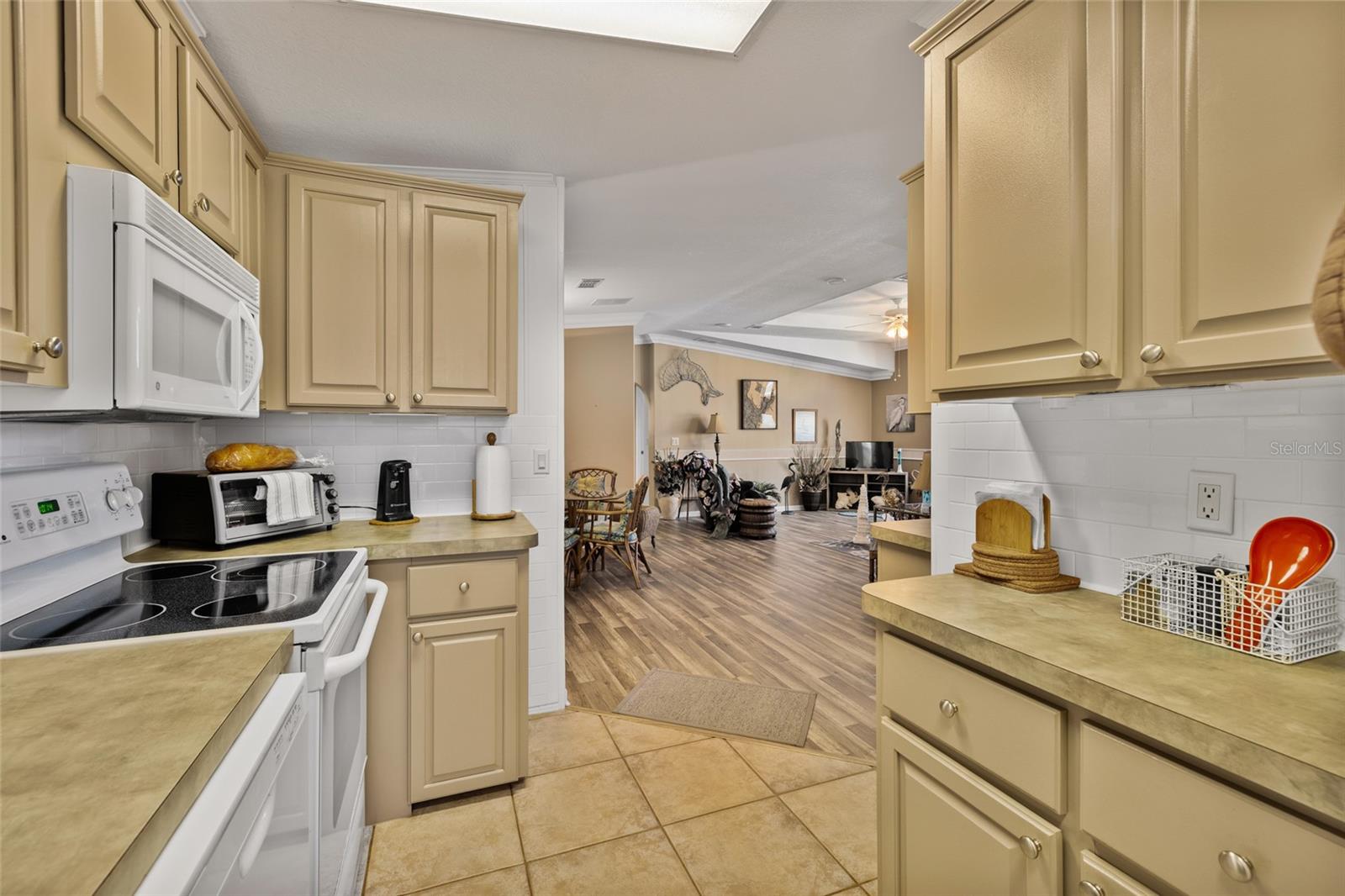 134 AMERICANA CT NE #216, ST PETERSBURG, FL — photo 9