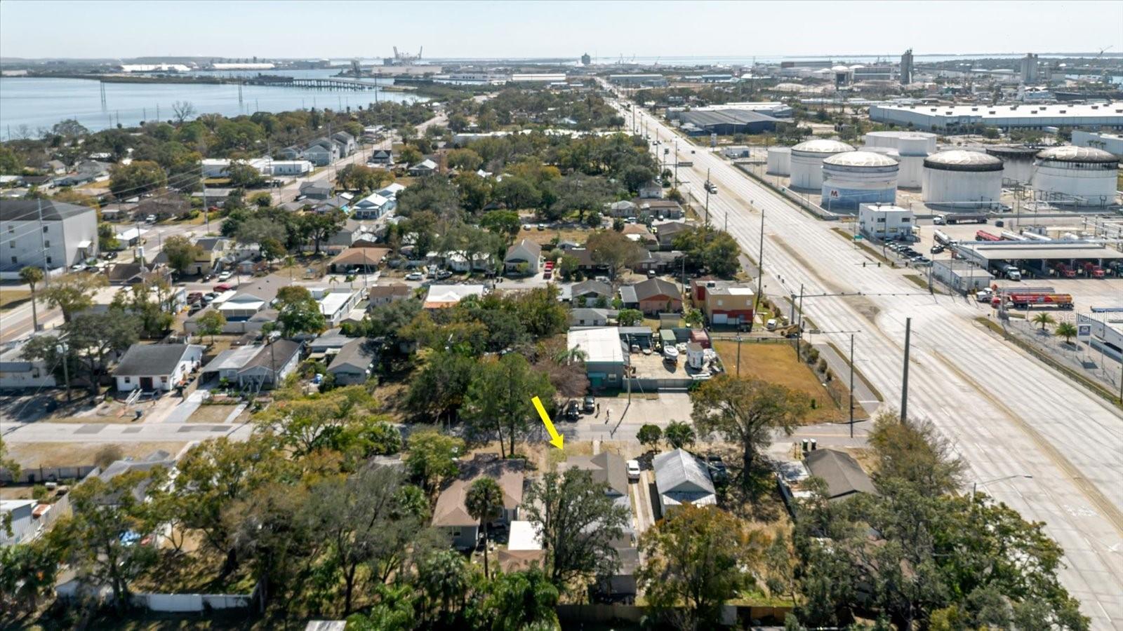 2006 STUART ST, TAMPA, FL — photo 37
