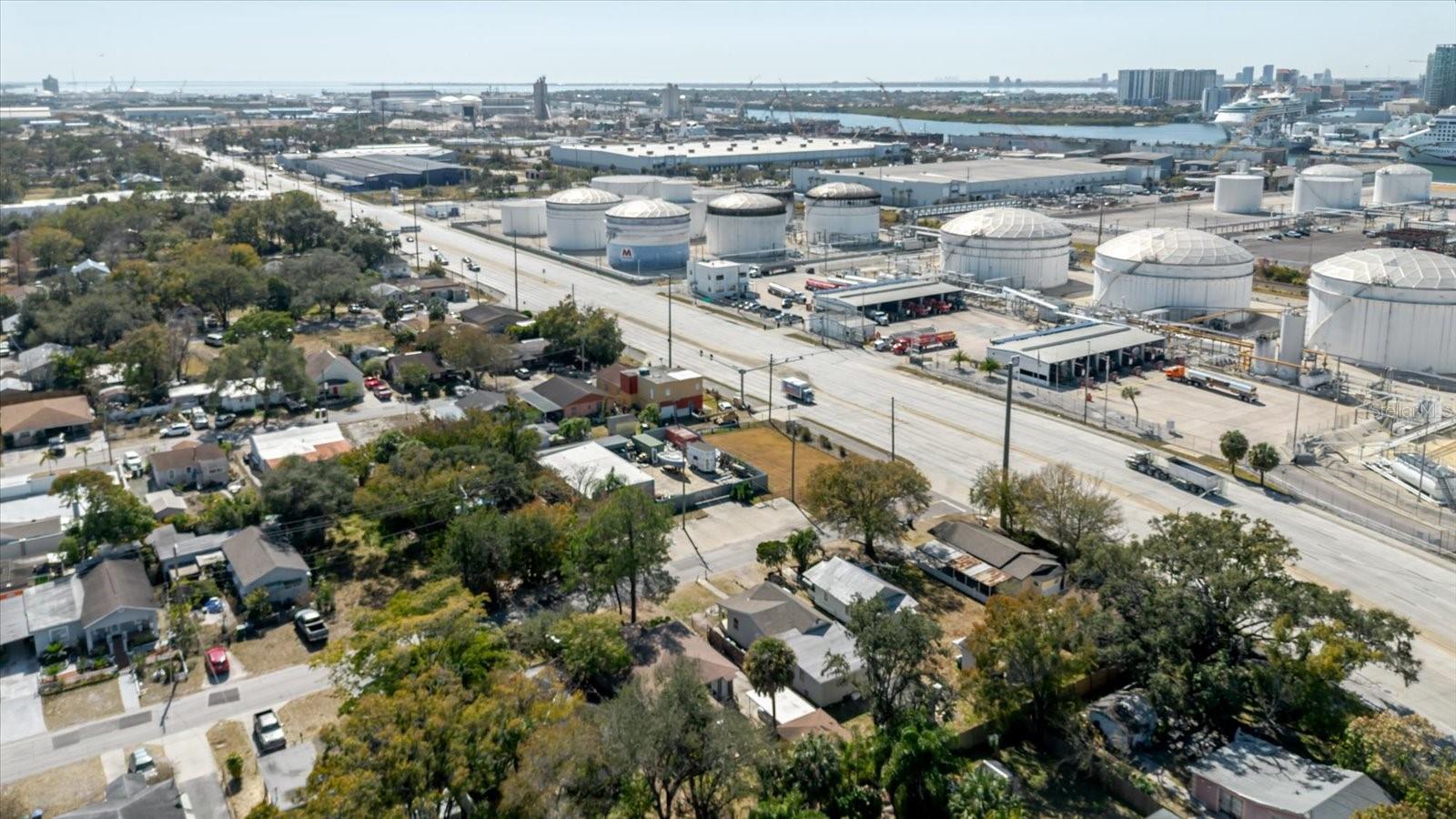 2006 STUART ST, TAMPA, FL — photo 40