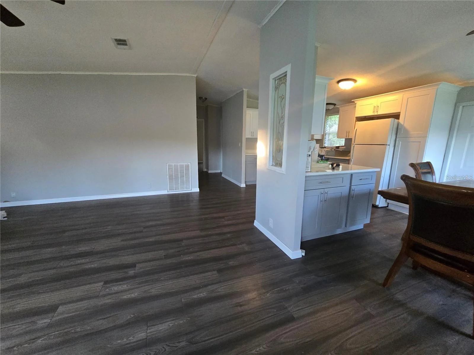 208 PINE TREE TRAIL, CRESCENT CITY, FL — photo 4