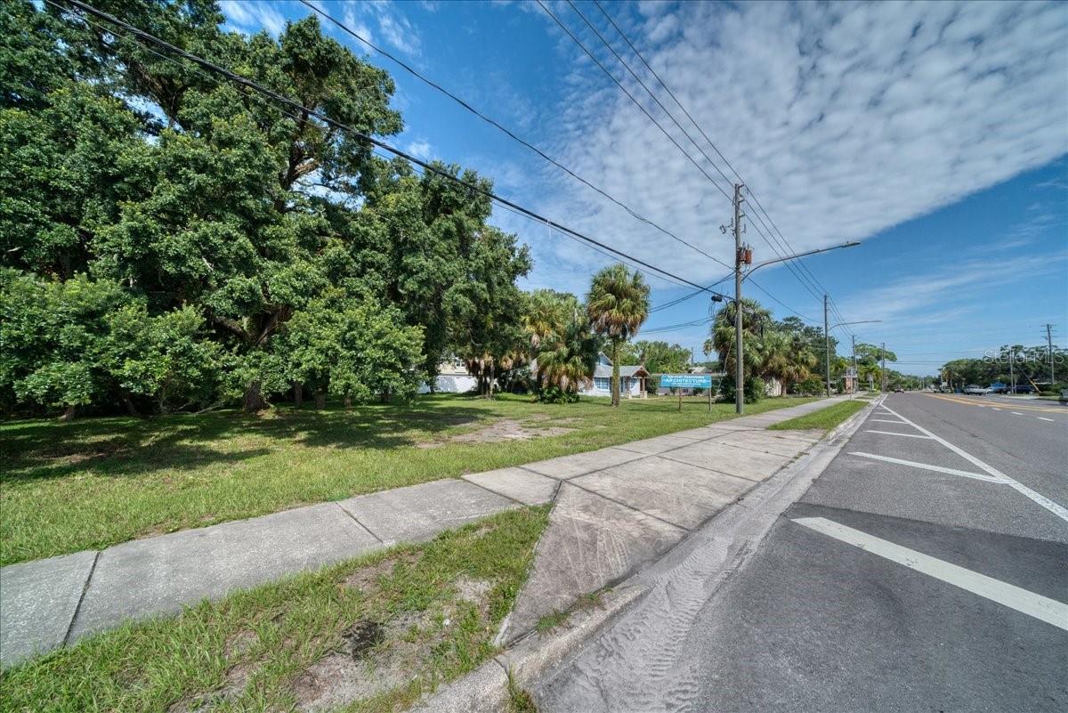 1040 BROADWAY, DUNEDIN, FL — photo 41