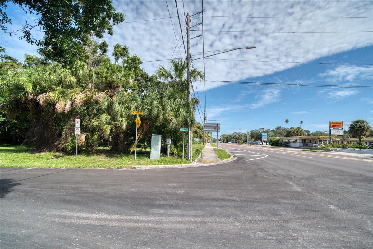 1040 BROADWAY, DUNEDIN, FL — photo 45