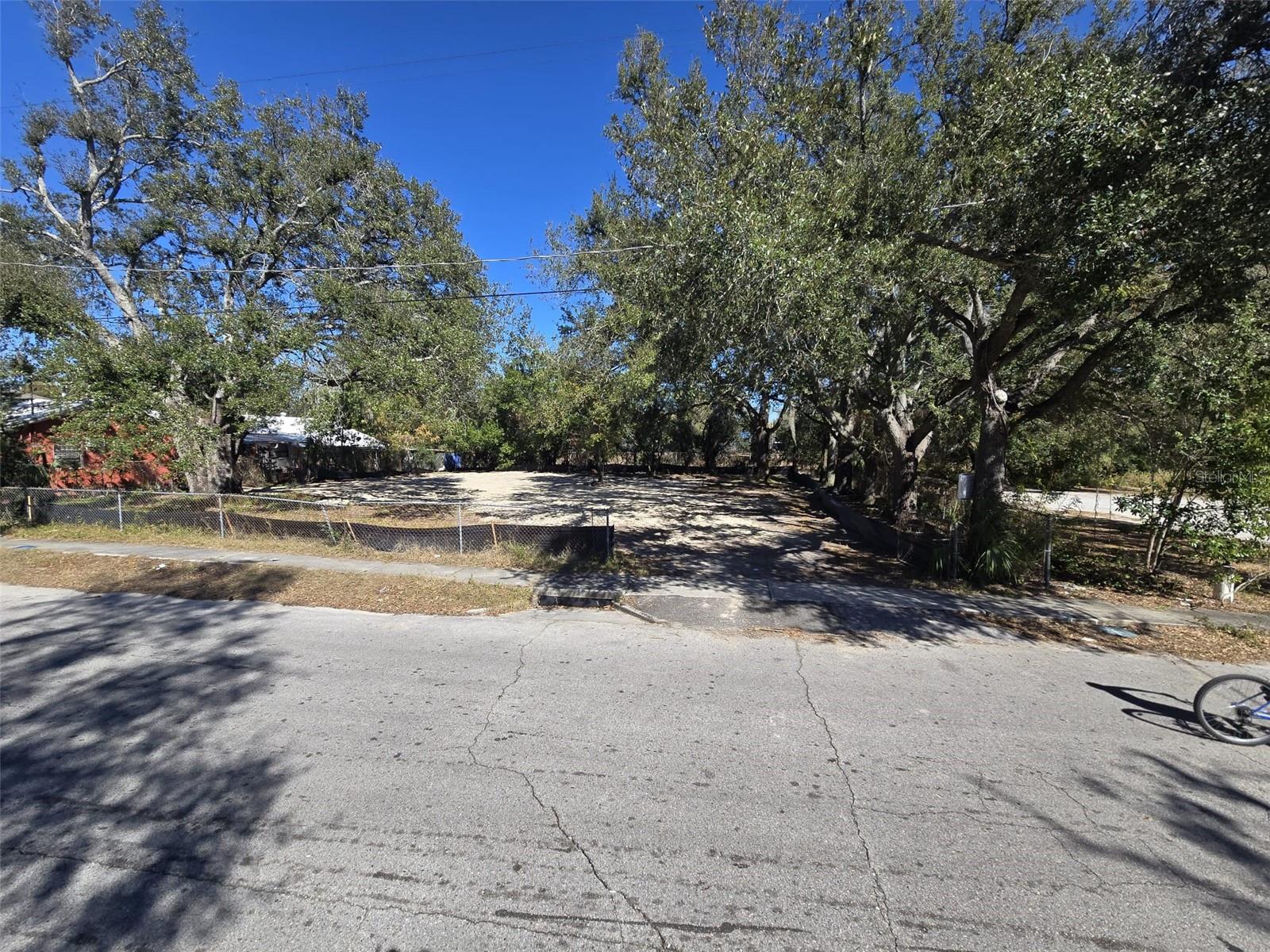 8307 N OGONTZ AVE, TAMPA, FL — photo 2