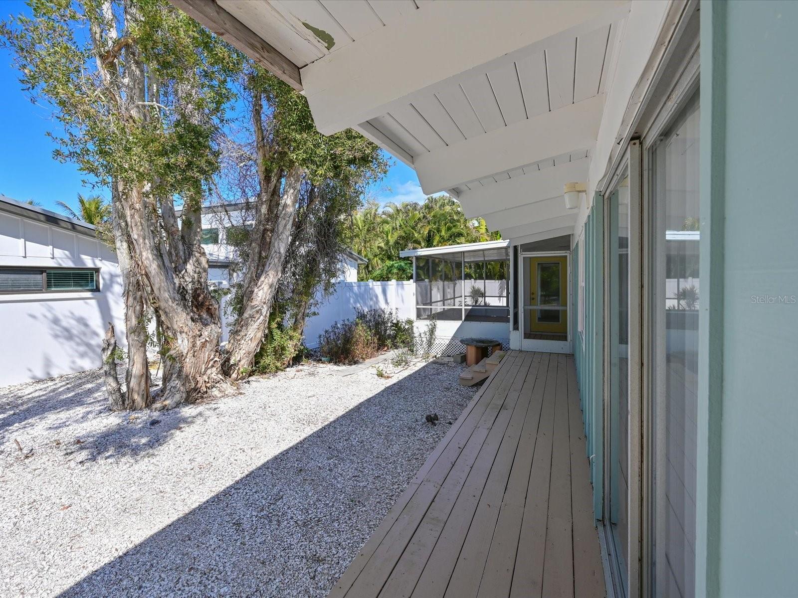 216 GLADIOLUS ST, ANNA MARIA, FL — photo 27