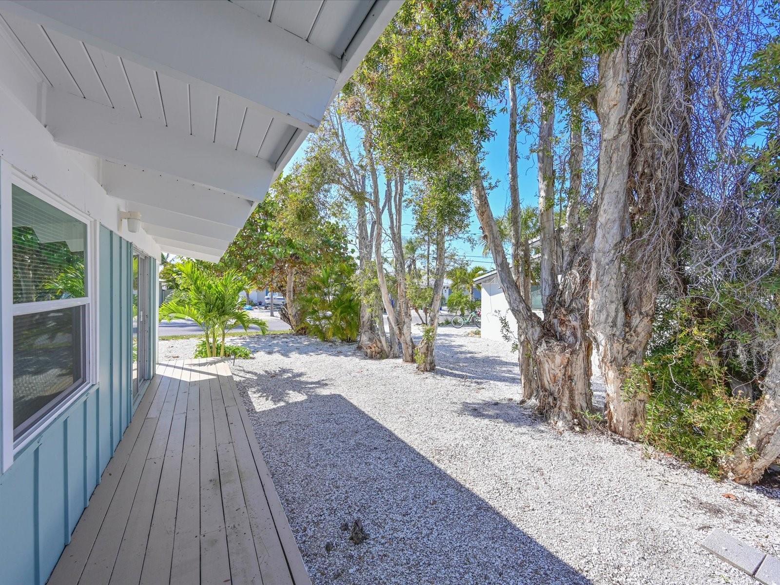 216 GLADIOLUS ST, ANNA MARIA, FL — photo 30
