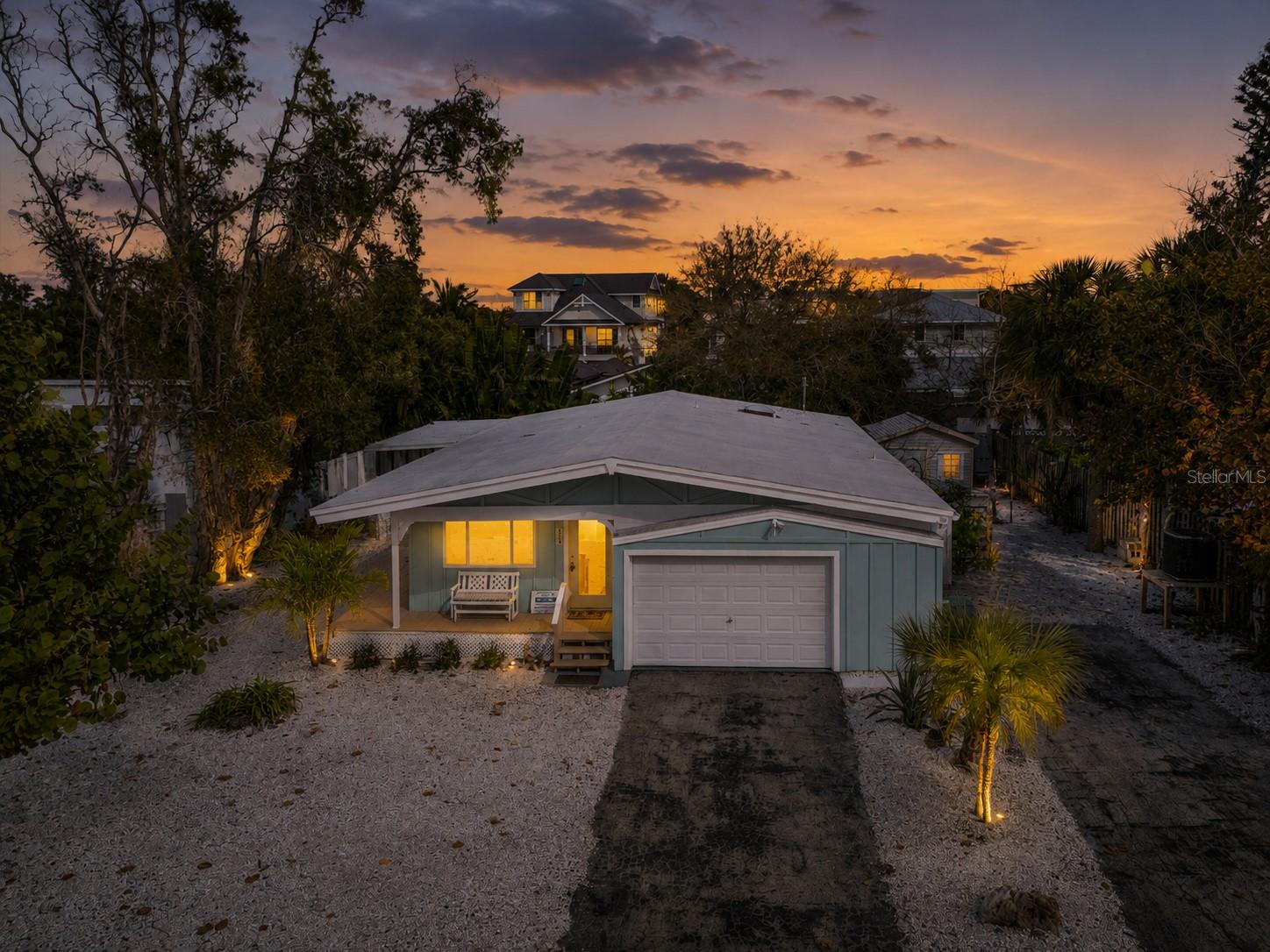 216 GLADIOLUS ST, ANNA MARIA, FL — photo 2