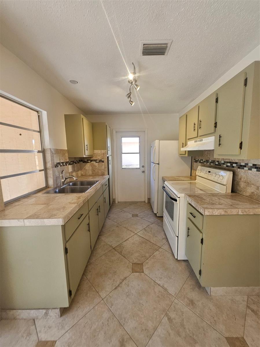 1225 ARMSDALE AVE, PORT CHARLOTTE, FL — photo 20
