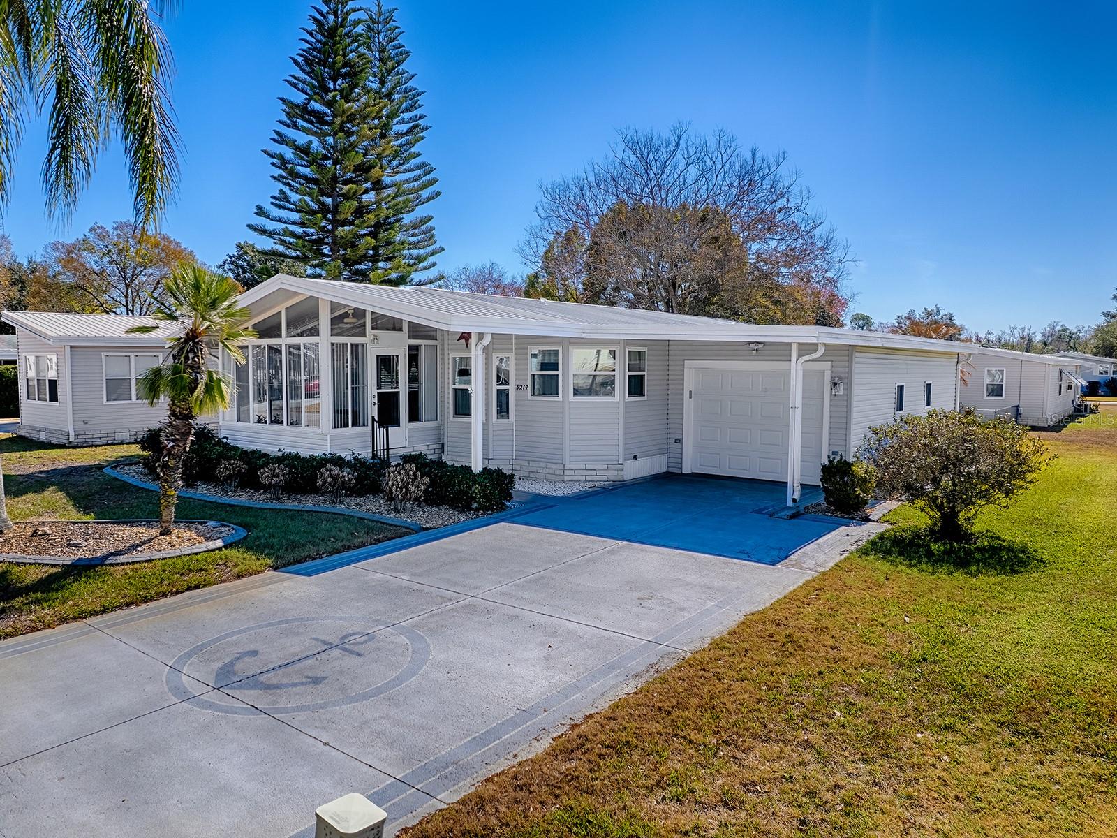 3217 MANATEE RD, TAVARES, FL